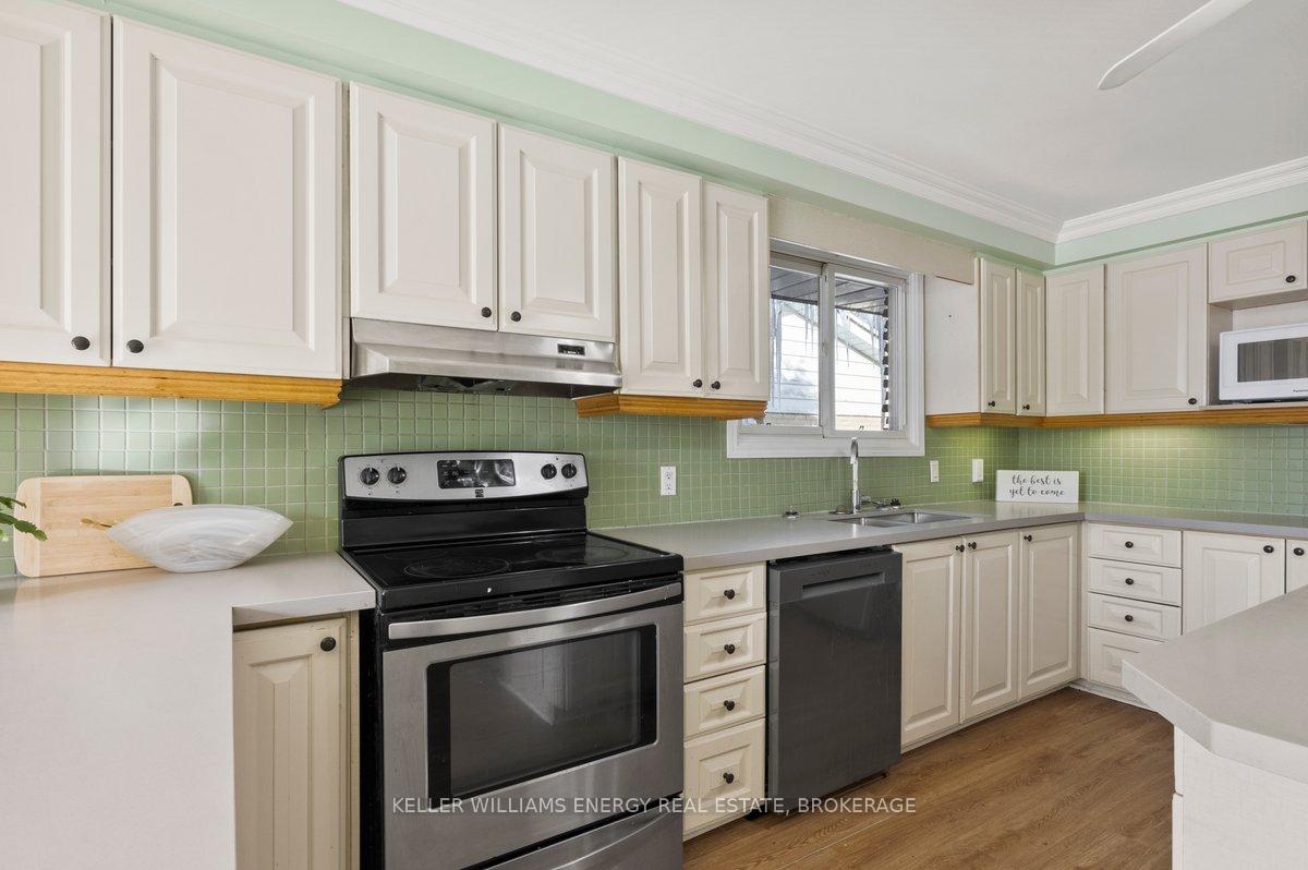 Photo 7 of 155 Switzer Drive, Oshawa, Centennial — HOMEH