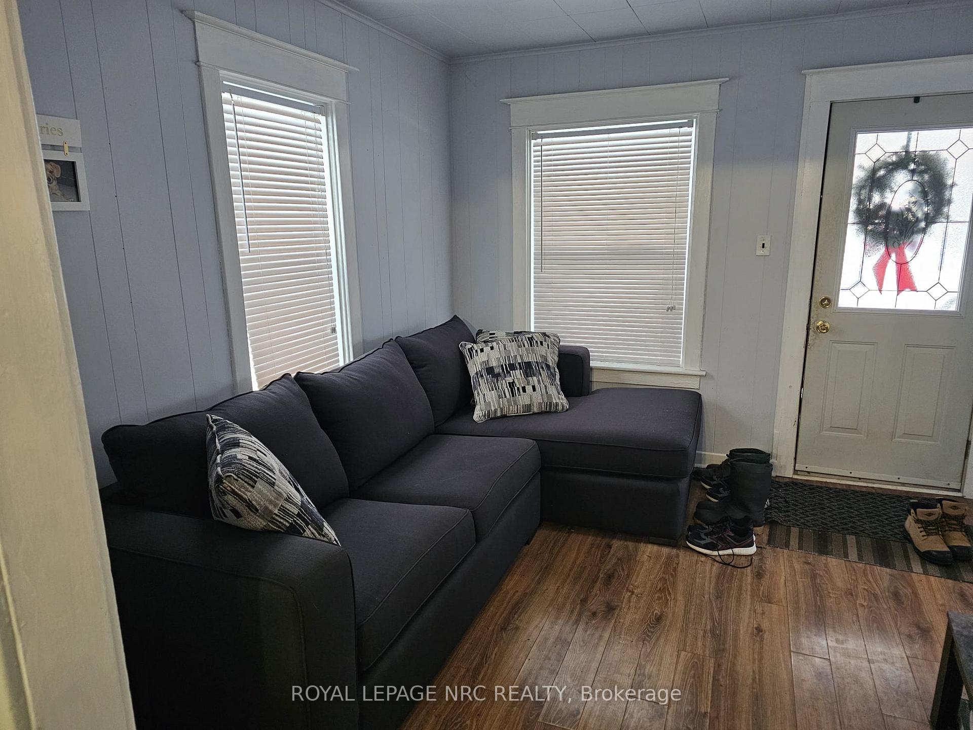 Photo 2 of 37 Cohoe Street, Welland, Welland Downtown — HOMEH