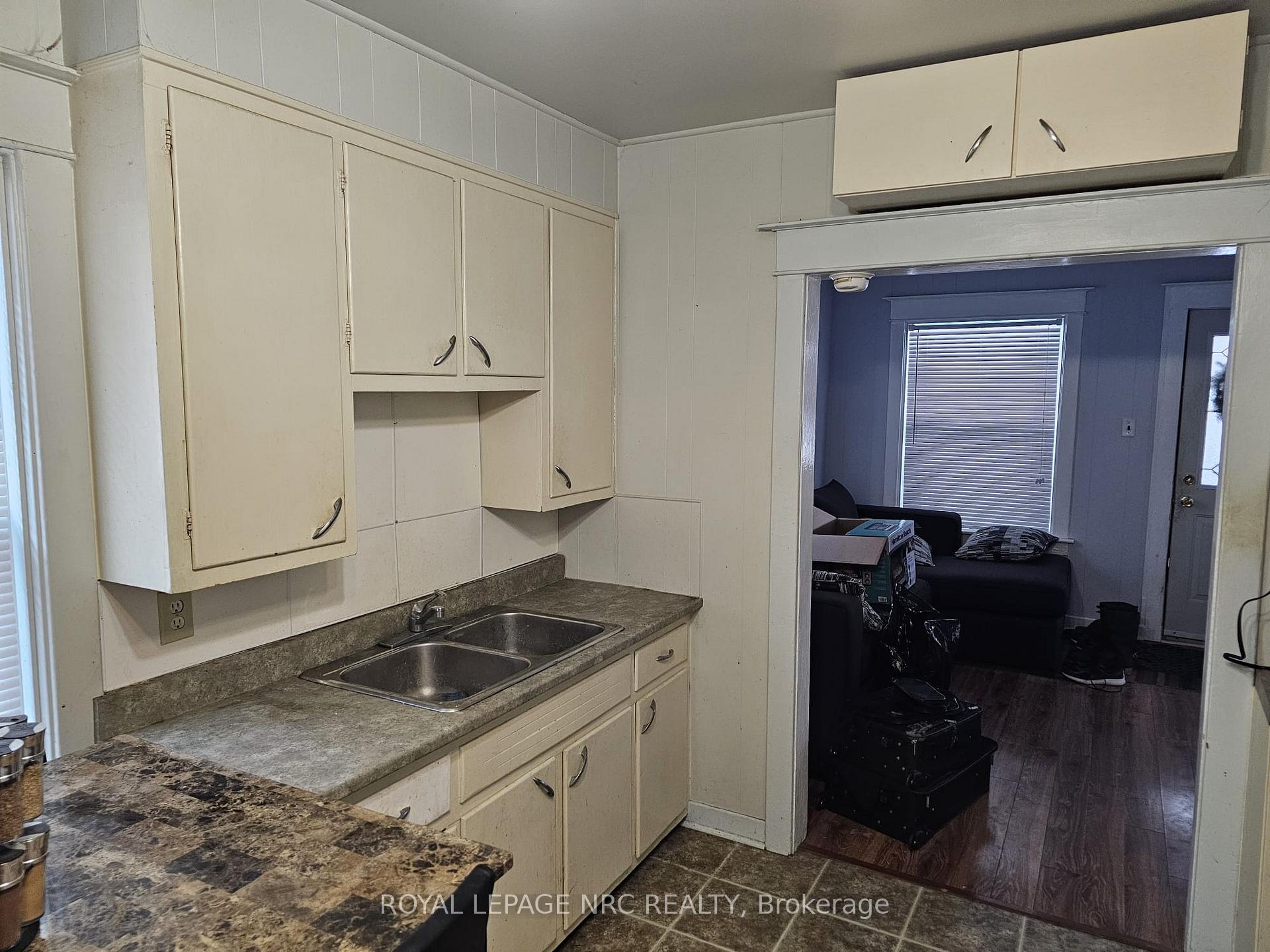 Photo 4 of 37 Cohoe Street, Welland, Welland Downtown — HOMEH