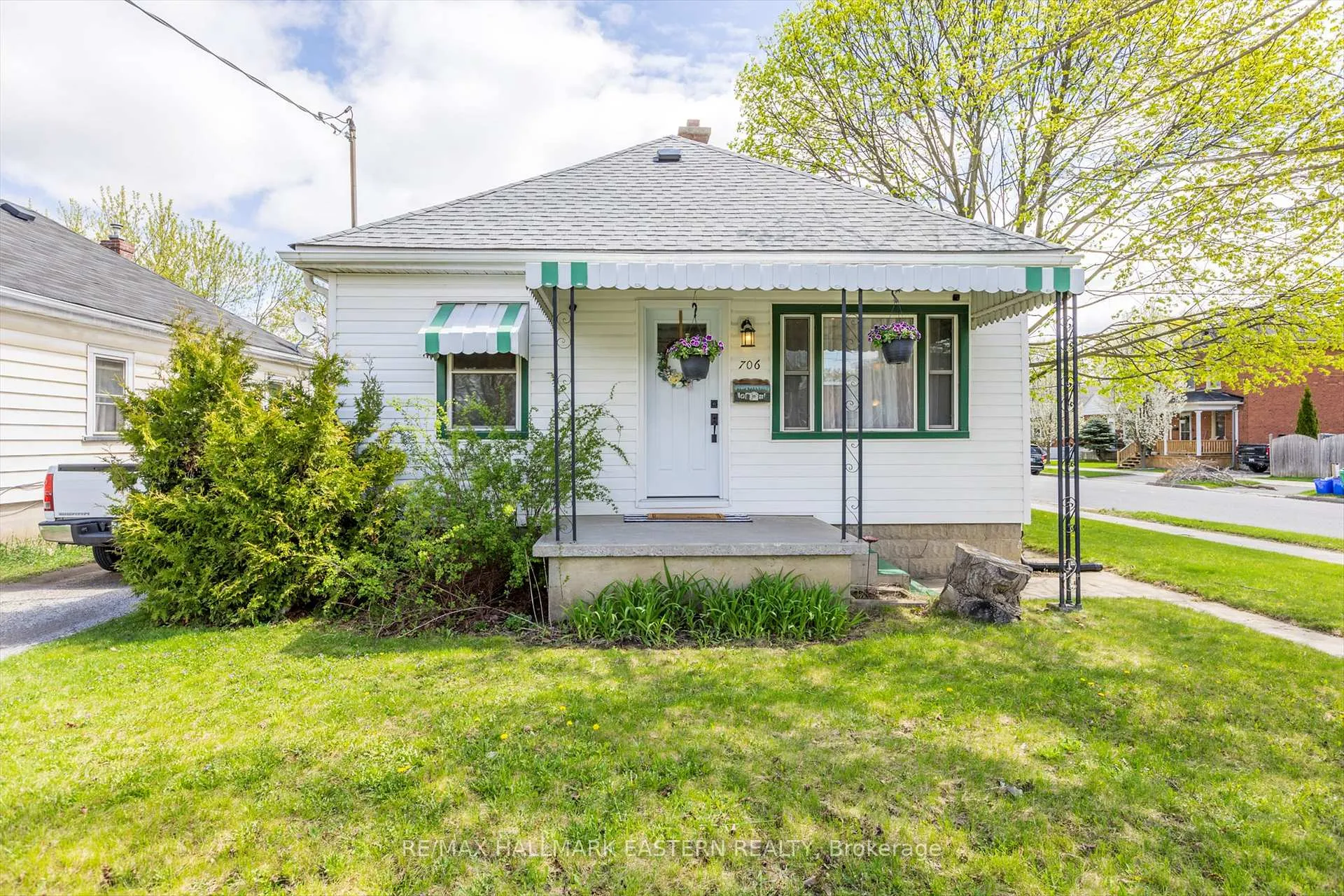 Photo 1 of 706 Monaghan Road, Peterborough, Otonabee Ward 1 — HOMEH