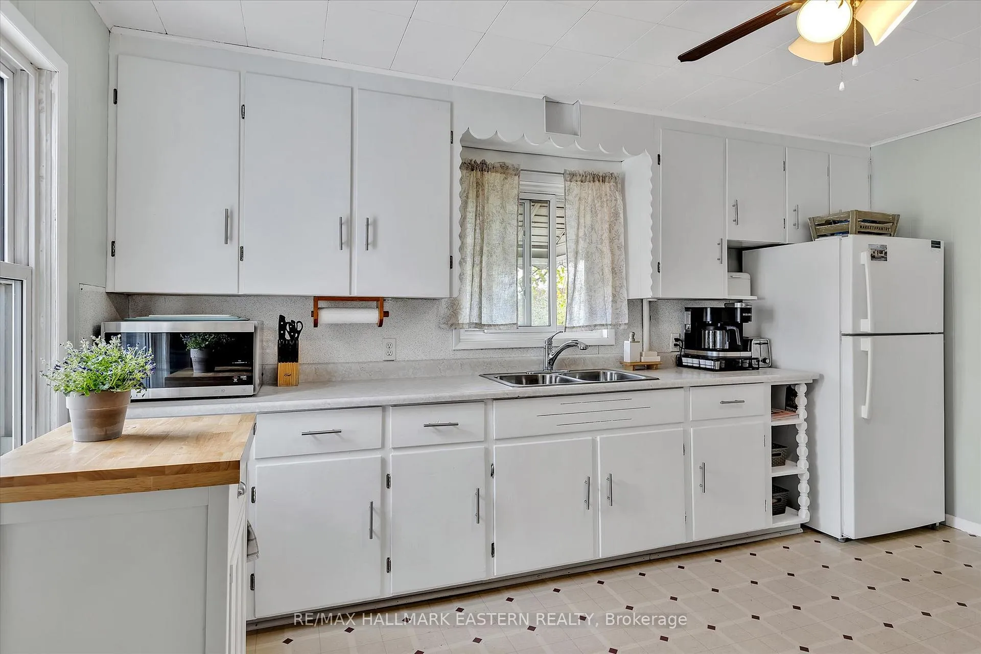 Photo 11 of 706 Monaghan Road, Peterborough, Otonabee Ward 1 — HOMEH