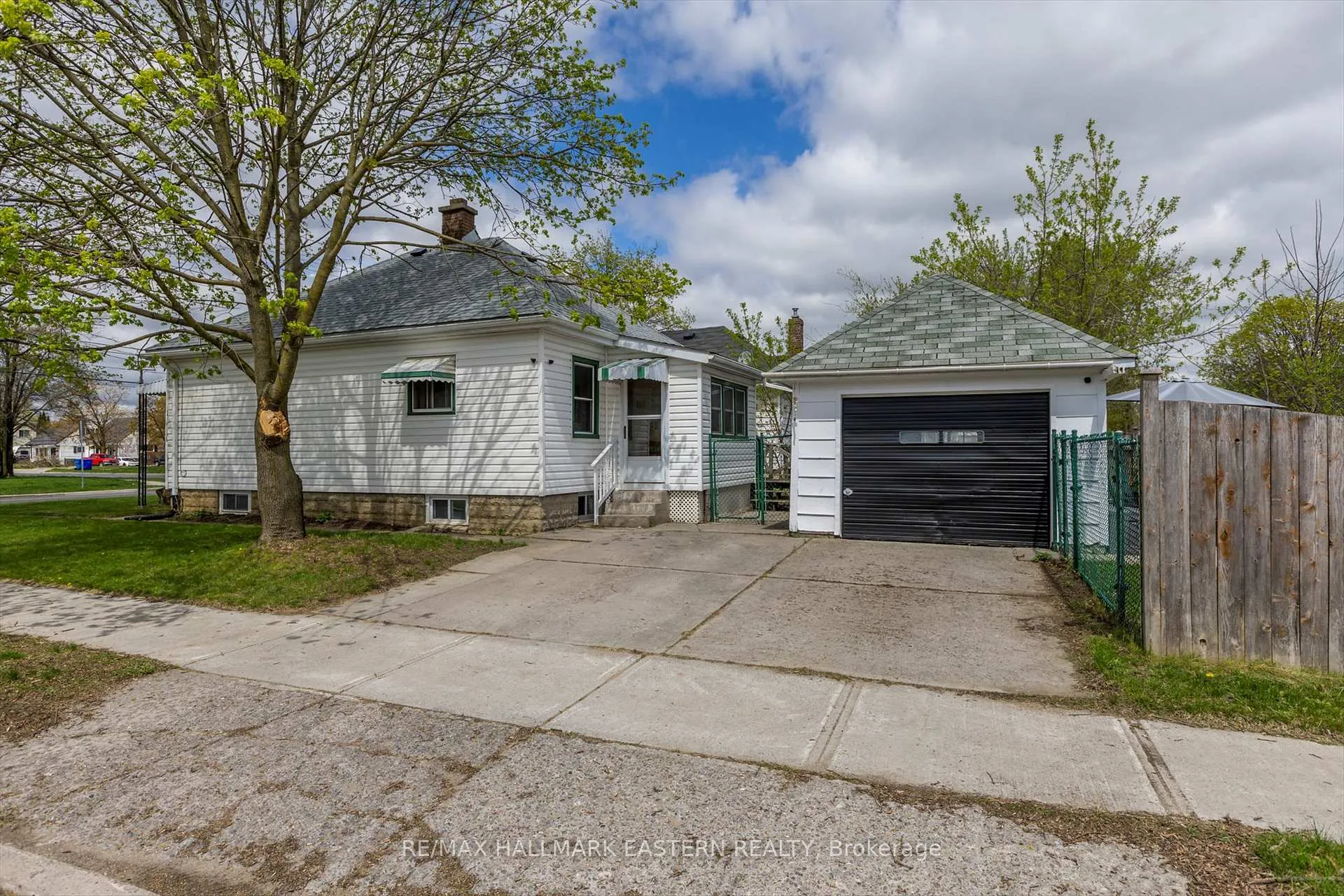 Photo 37 of 706 Monaghan Road, Peterborough, Otonabee Ward 1 — HOMEH