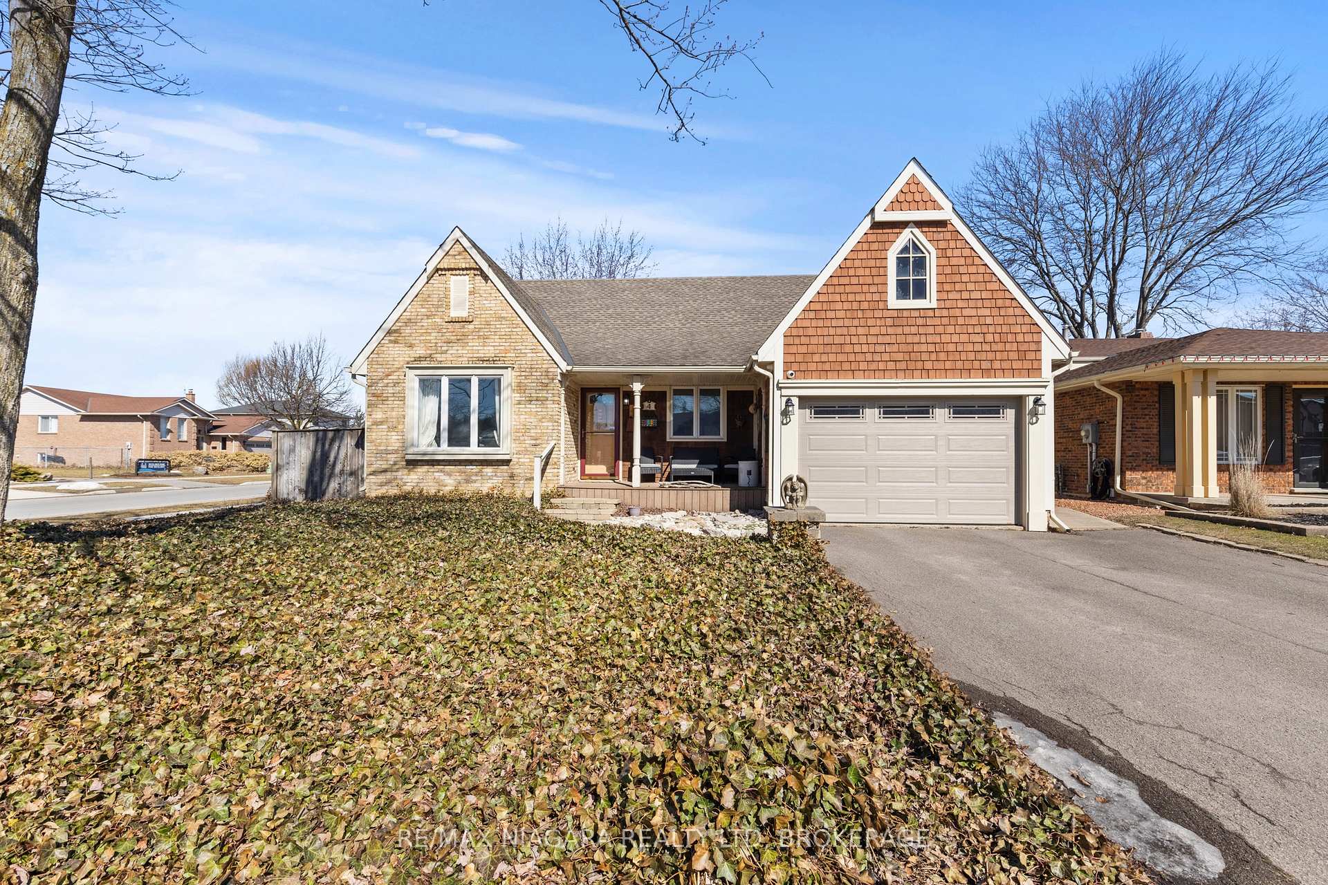 Photo 2 of 4 Cedarvale Crescent, Welland, N. Welland — HOMEH