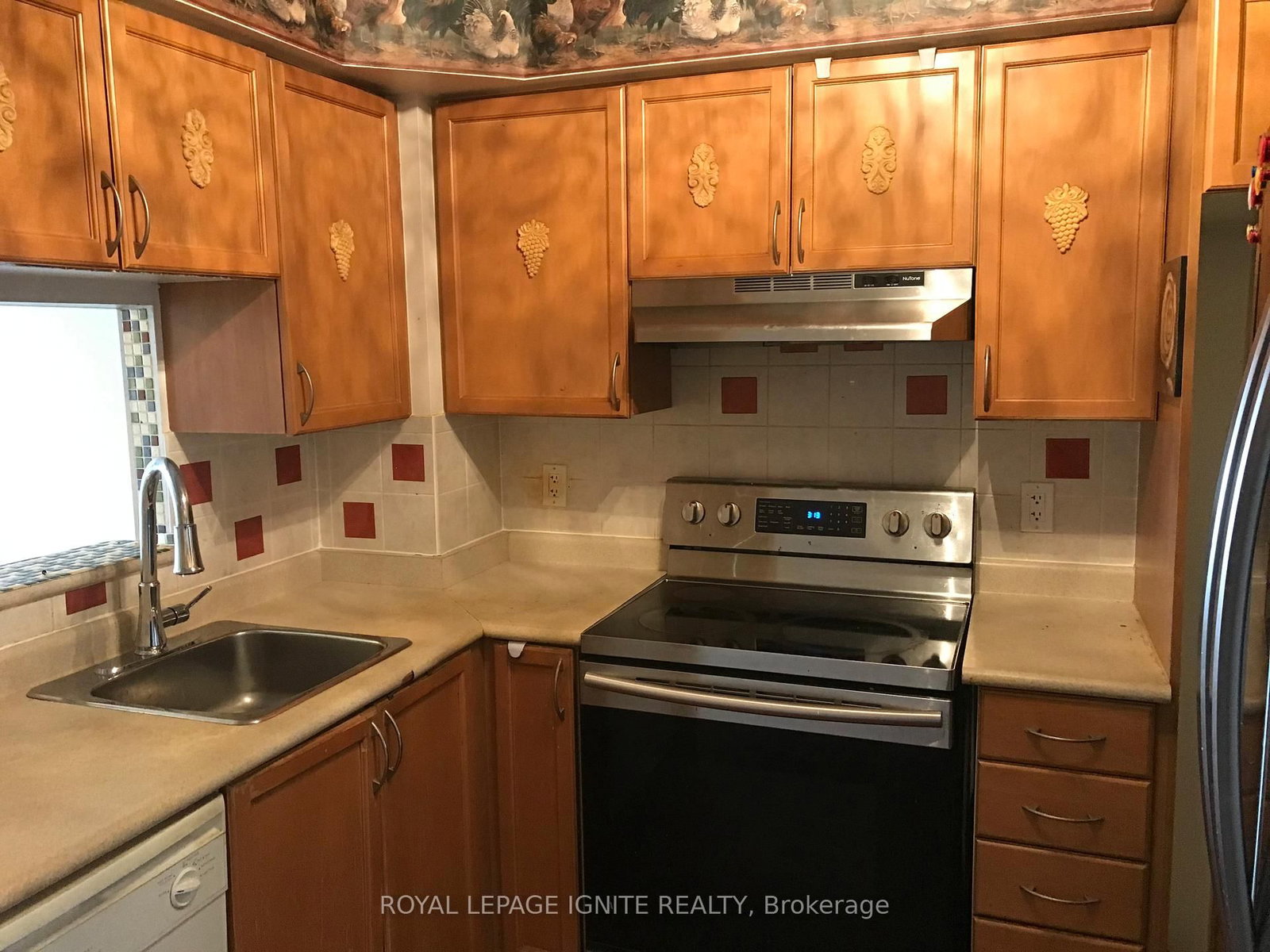 Photo 2 of Unit 602, 4 Elsinore Path, Etobicoke, New Toronto — HOMEH