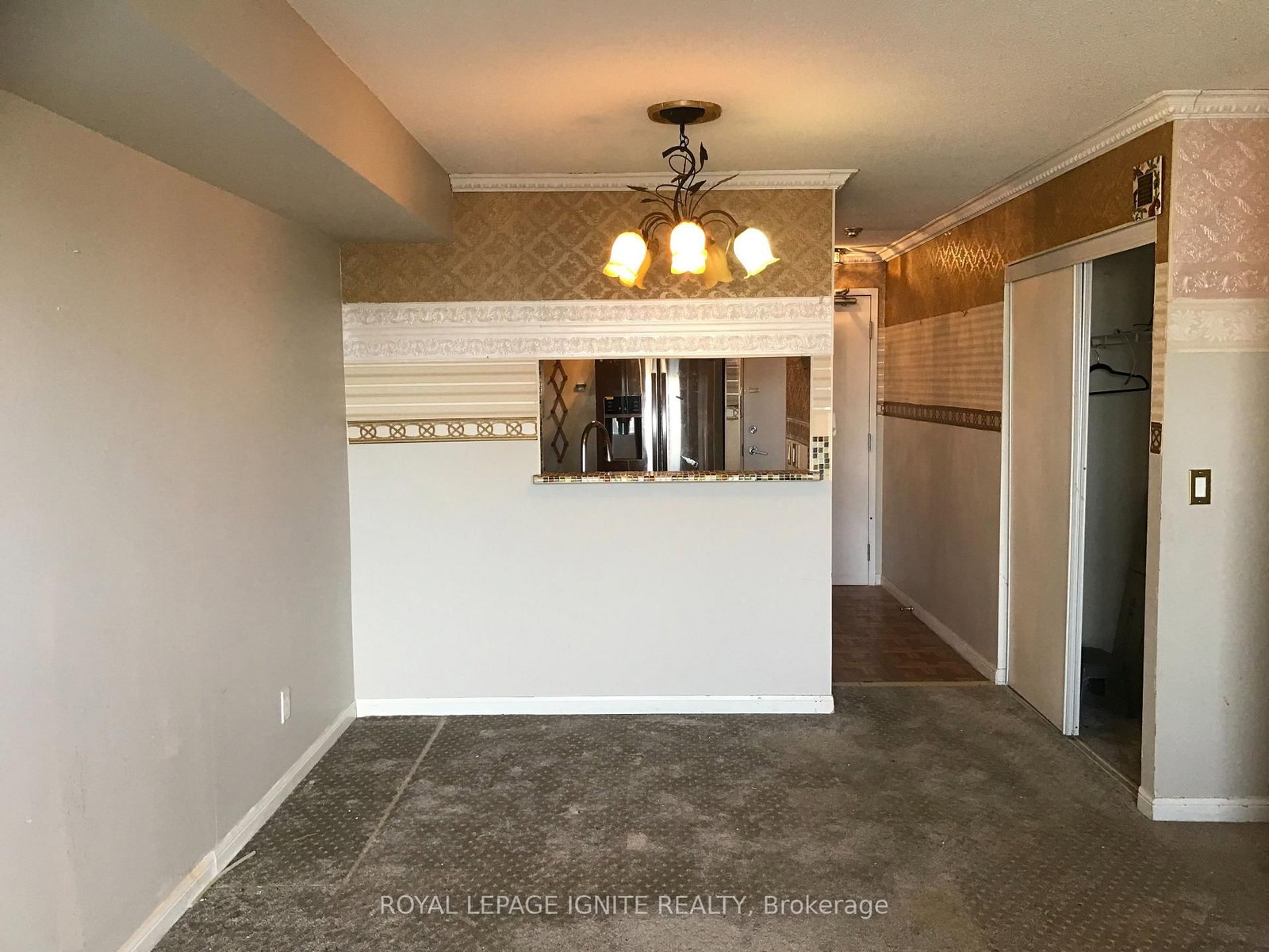 Photo 4 of Unit 602, 4 Elsinore Path, Etobicoke, New Toronto — HOMEH