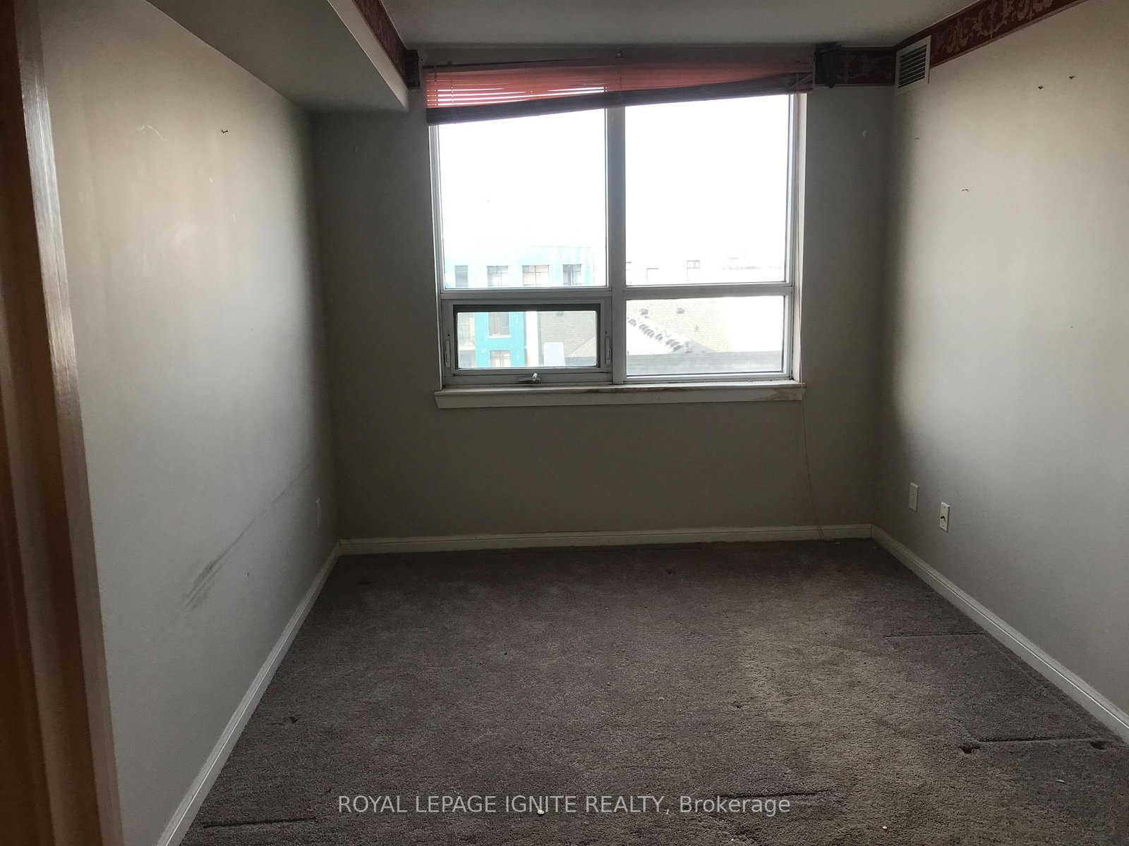Photo 5 of Unit 602, 4 Elsinore Path, Etobicoke, New Toronto — HOMEH