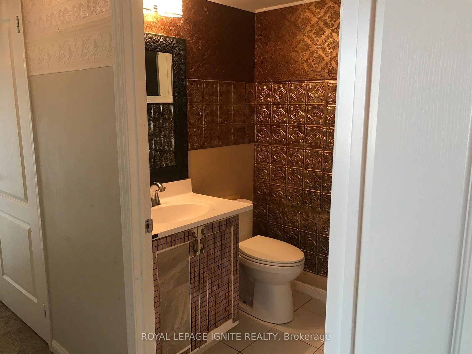 Photo 9 of Unit 602, 4 Elsinore Path, Etobicoke, New Toronto — HOMEH
