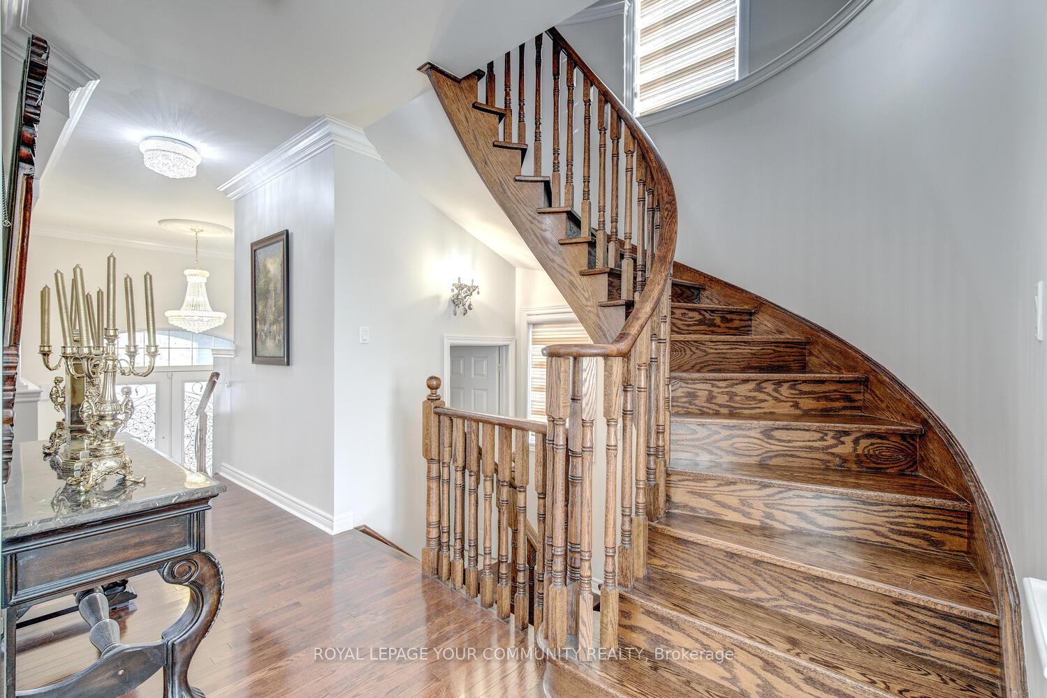 Photo 14 of Unit 1st&2nd, 110 Muret Crescent, Vaughan, Patterson — HOMEH