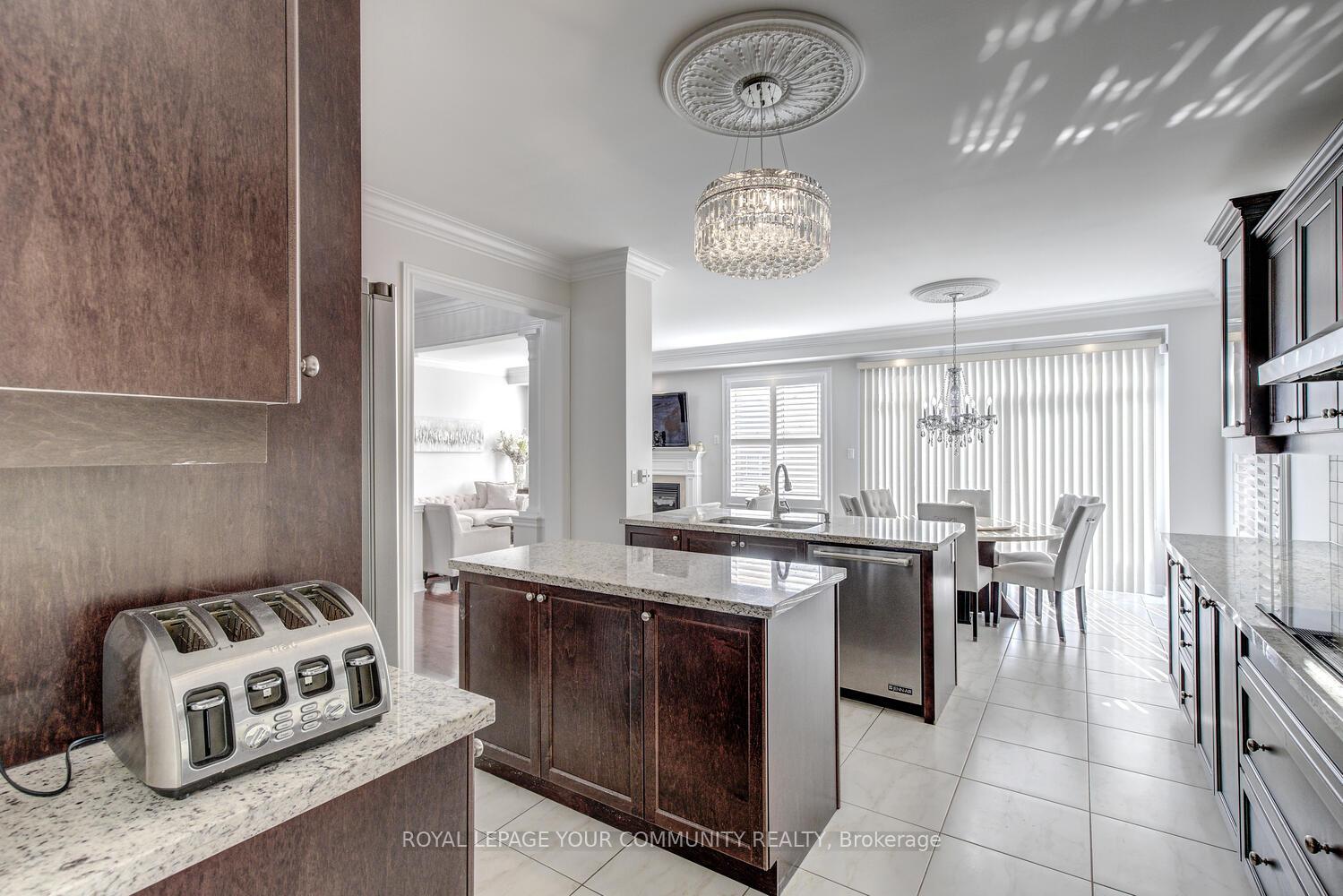 Photo 18 of Unit 1st&2nd, 110 Muret Crescent, Vaughan, Patterson — HOMEH