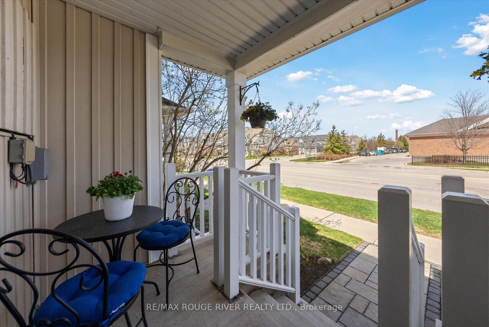 Photo 4 of 191 Carnwith Drive E, Whitby, Brooklin — HOMEH