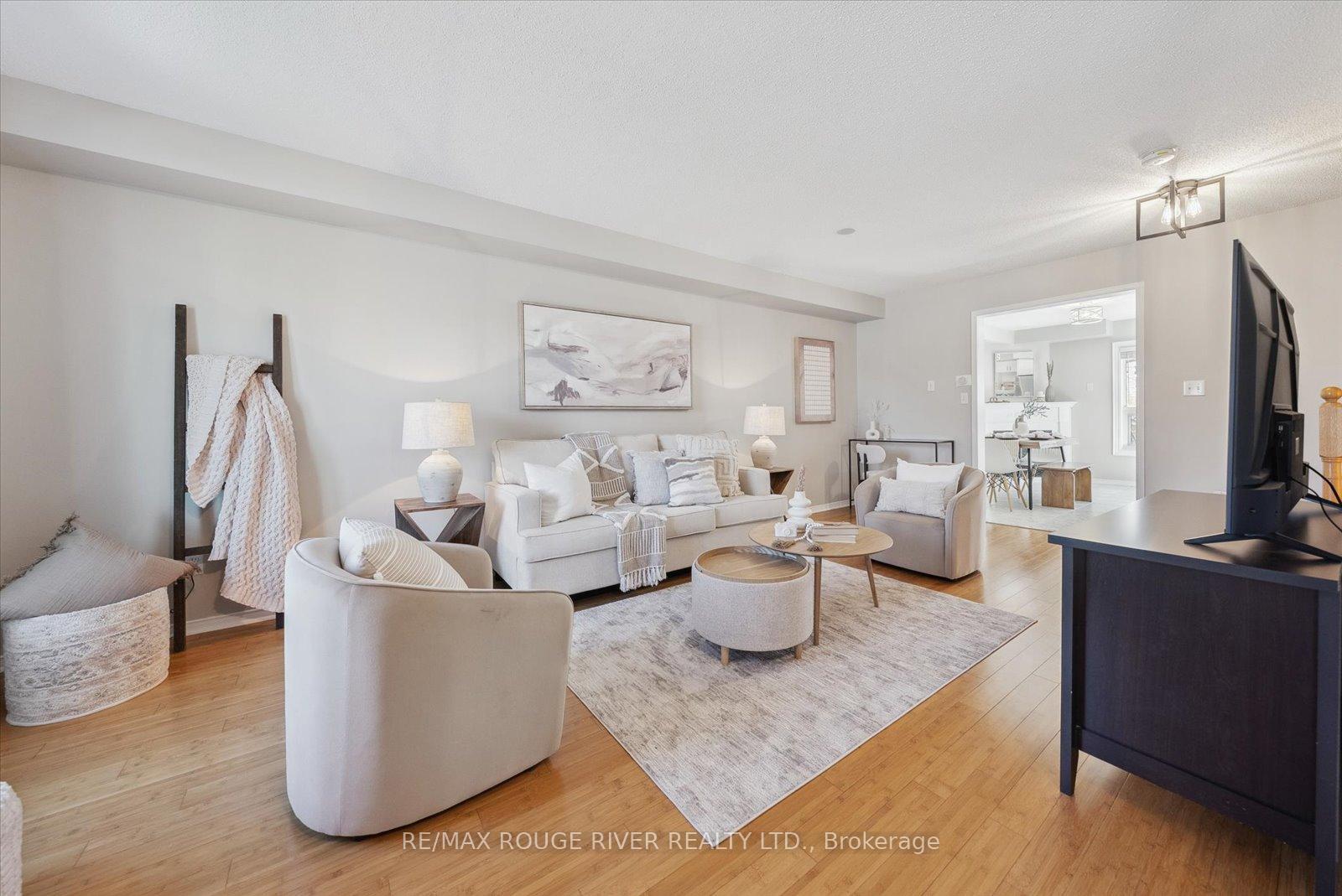 Photo 8 of 191 Carnwith Drive E, Whitby, Brooklin — HOMEH