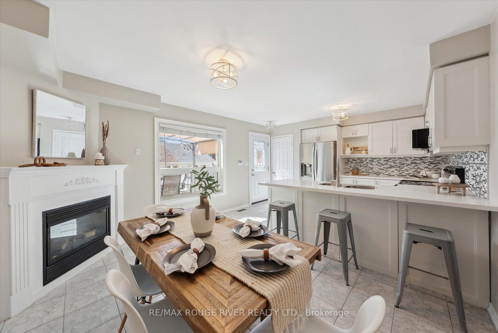 Photo 12 of 191 Carnwith Drive E, Whitby, Brooklin — HOMEH