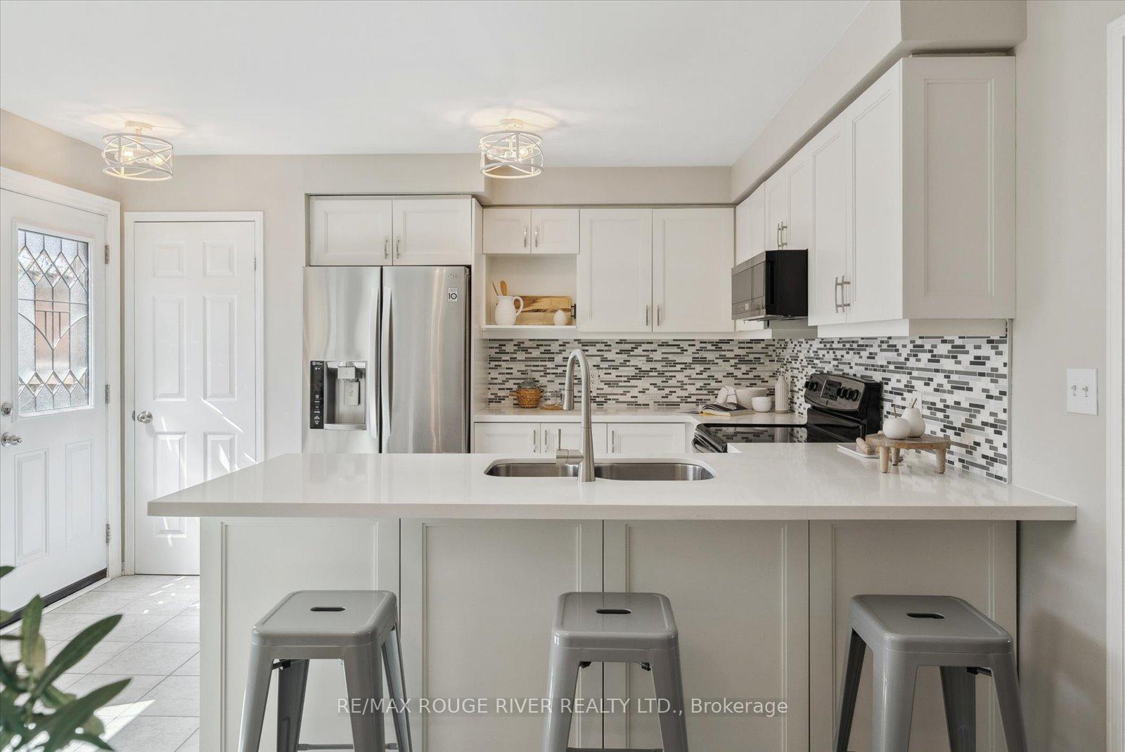 Photo 15 of 191 Carnwith Drive E, Whitby, Brooklin — HOMEH