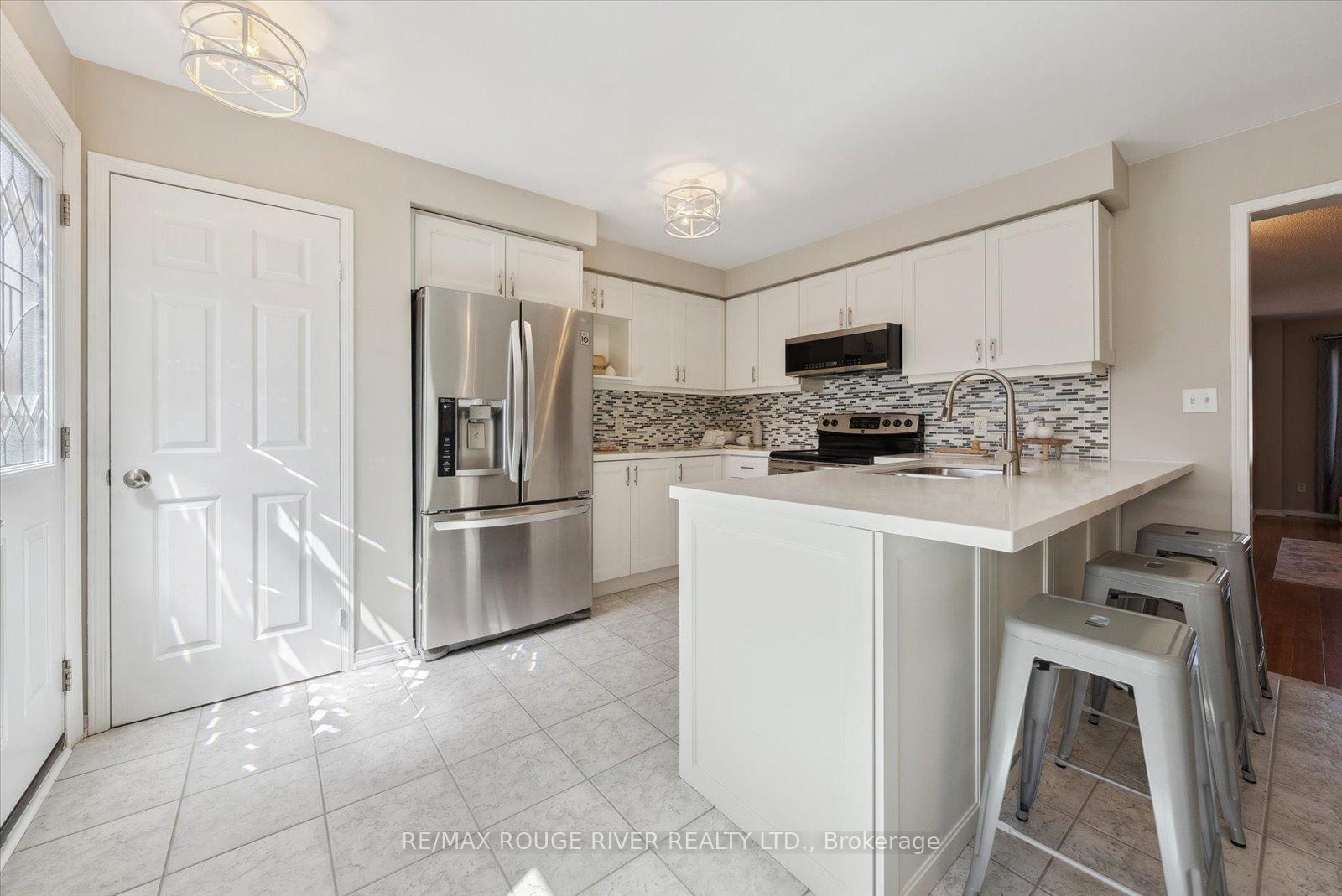Photo 16 of 191 Carnwith Drive E, Whitby, Brooklin — HOMEH
