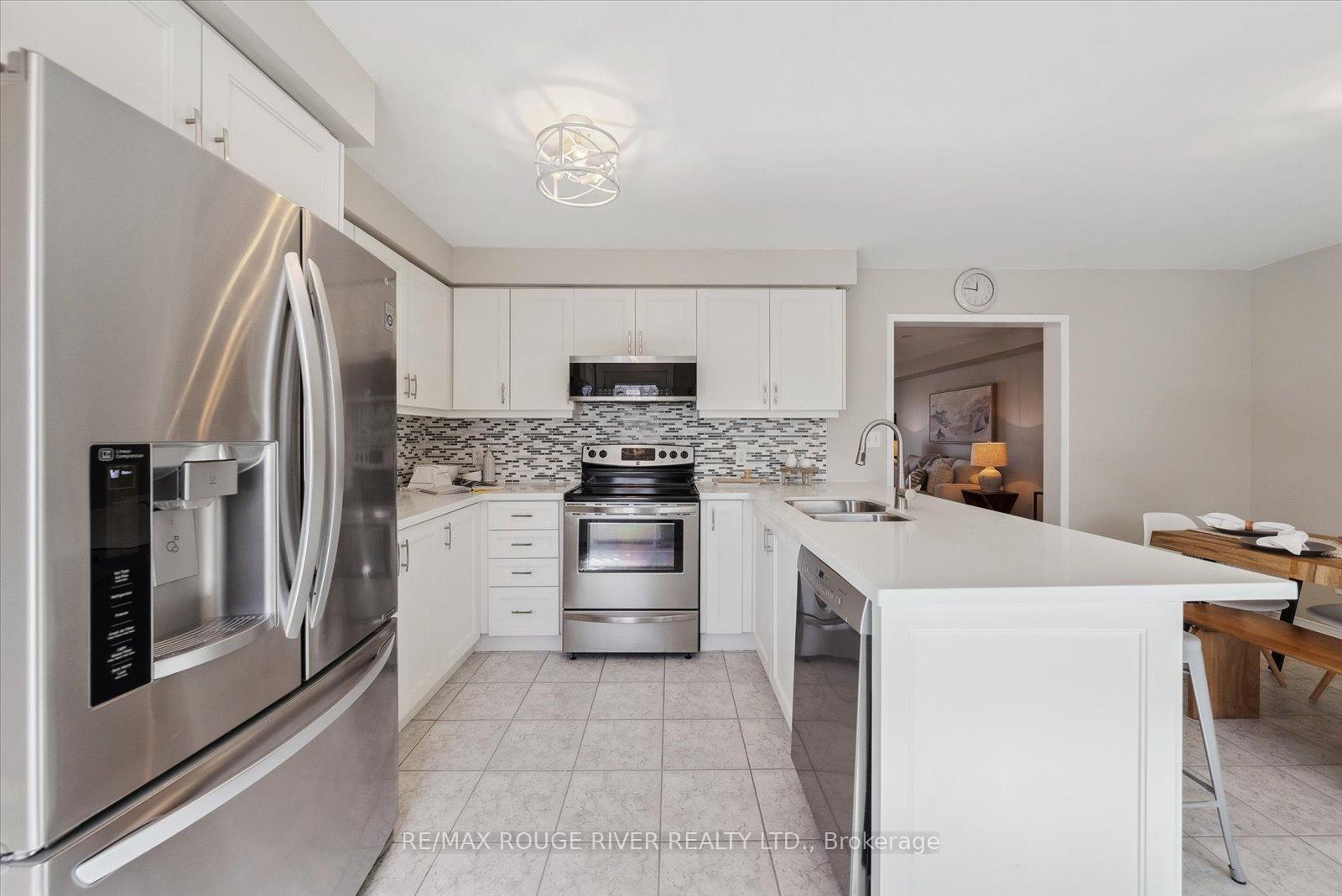 Photo 17 of 191 Carnwith Drive E, Whitby, Brooklin — HOMEH