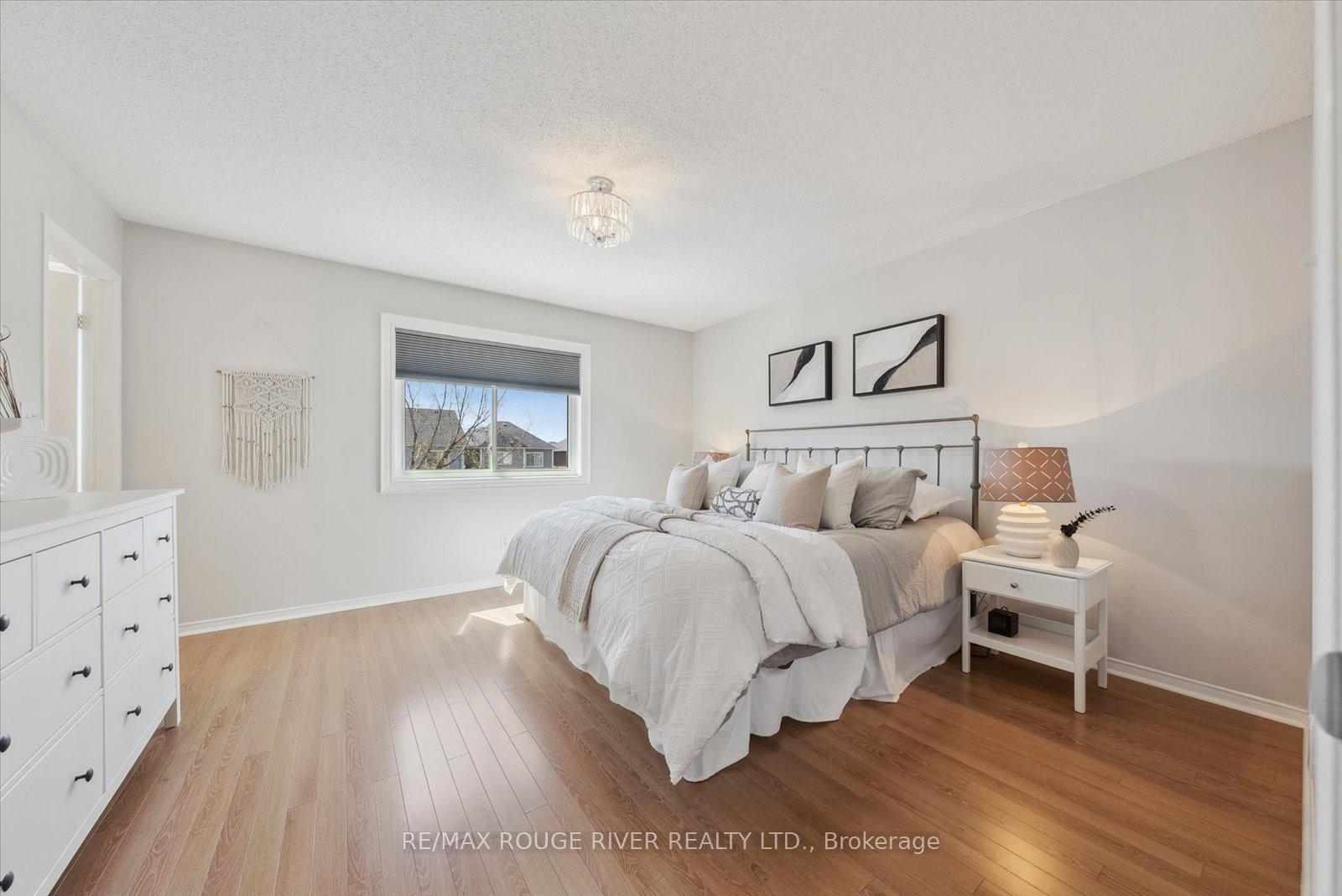 Photo 20 of 191 Carnwith Drive E, Whitby, Brooklin — HOMEH