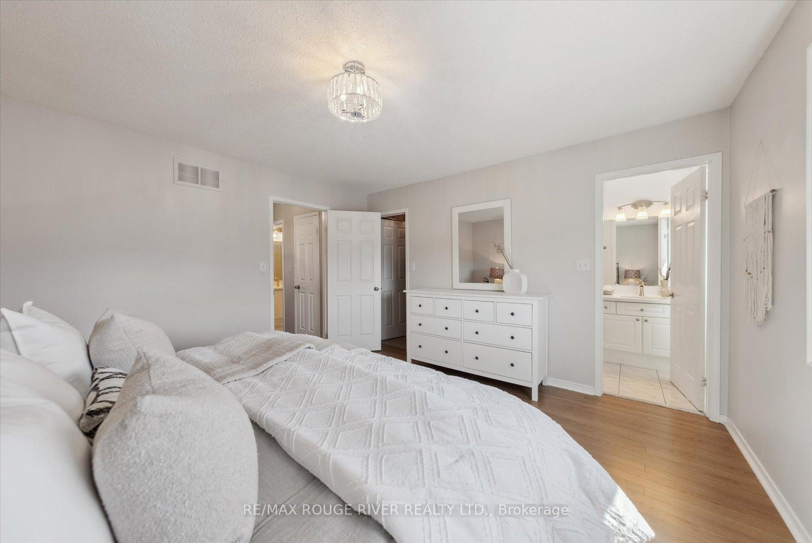 Photo 21 of 191 Carnwith Drive E, Whitby, Brooklin — HOMEH