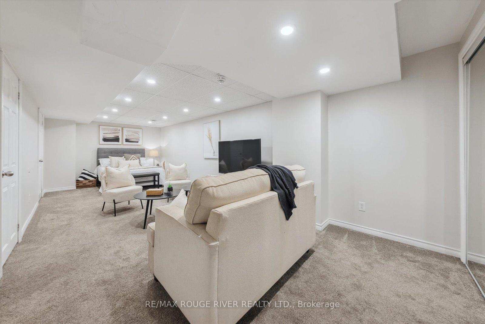 Photo 32 of 191 Carnwith Drive E, Whitby, Brooklin — HOMEH