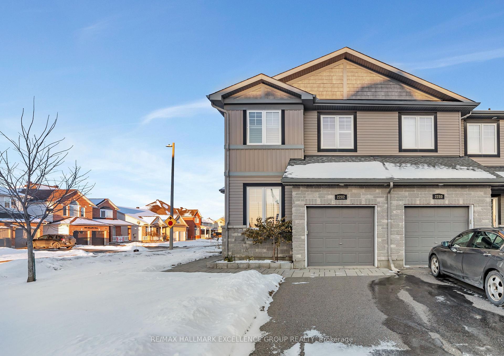 Photo 3 of 2282 Descartes Street, Ottawa, Notting Hill/Summerside — HOMEH