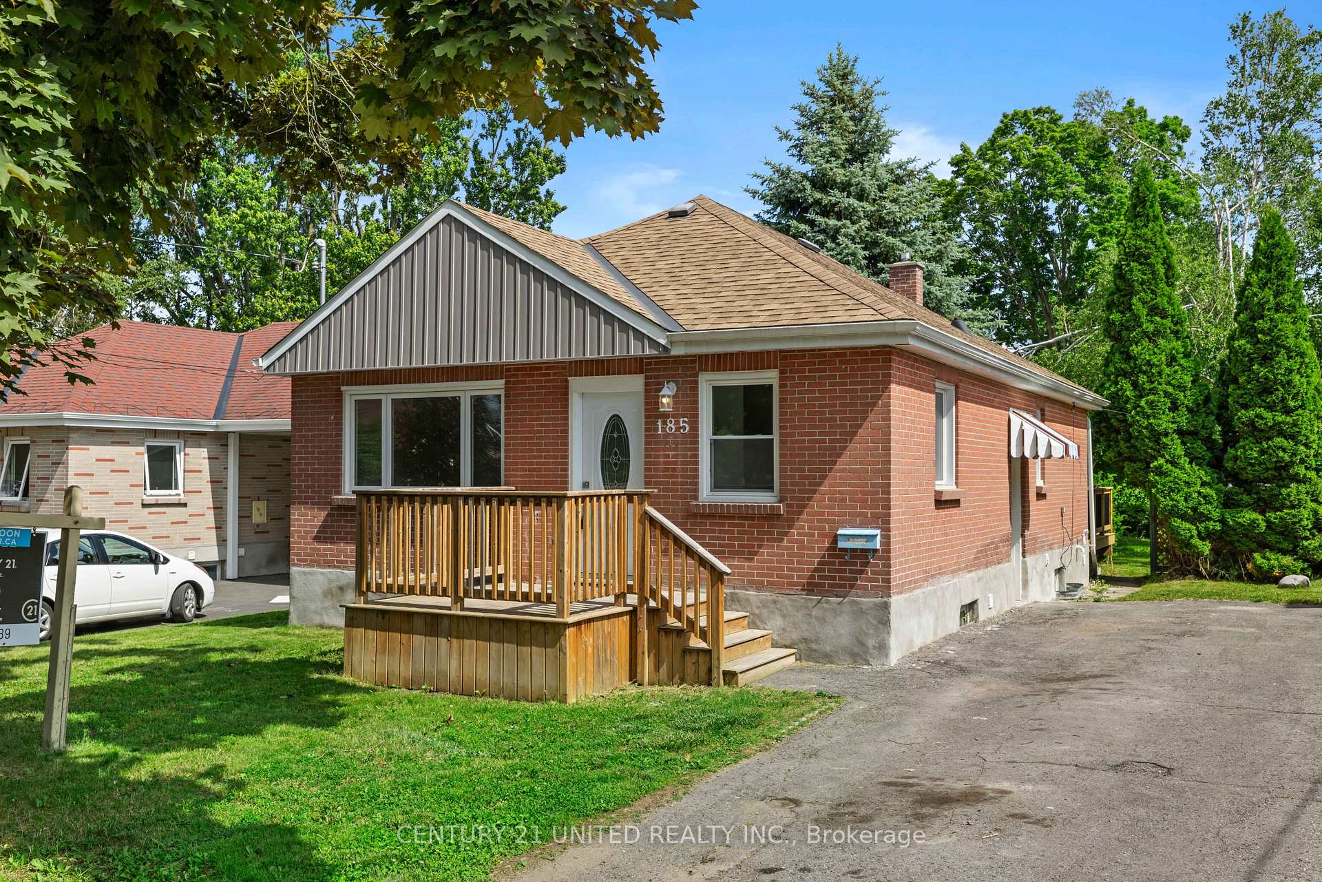 Photo 1 of 185 Dumble Avenue, Peterborough, Northcrest Ward 5 — HOMEH