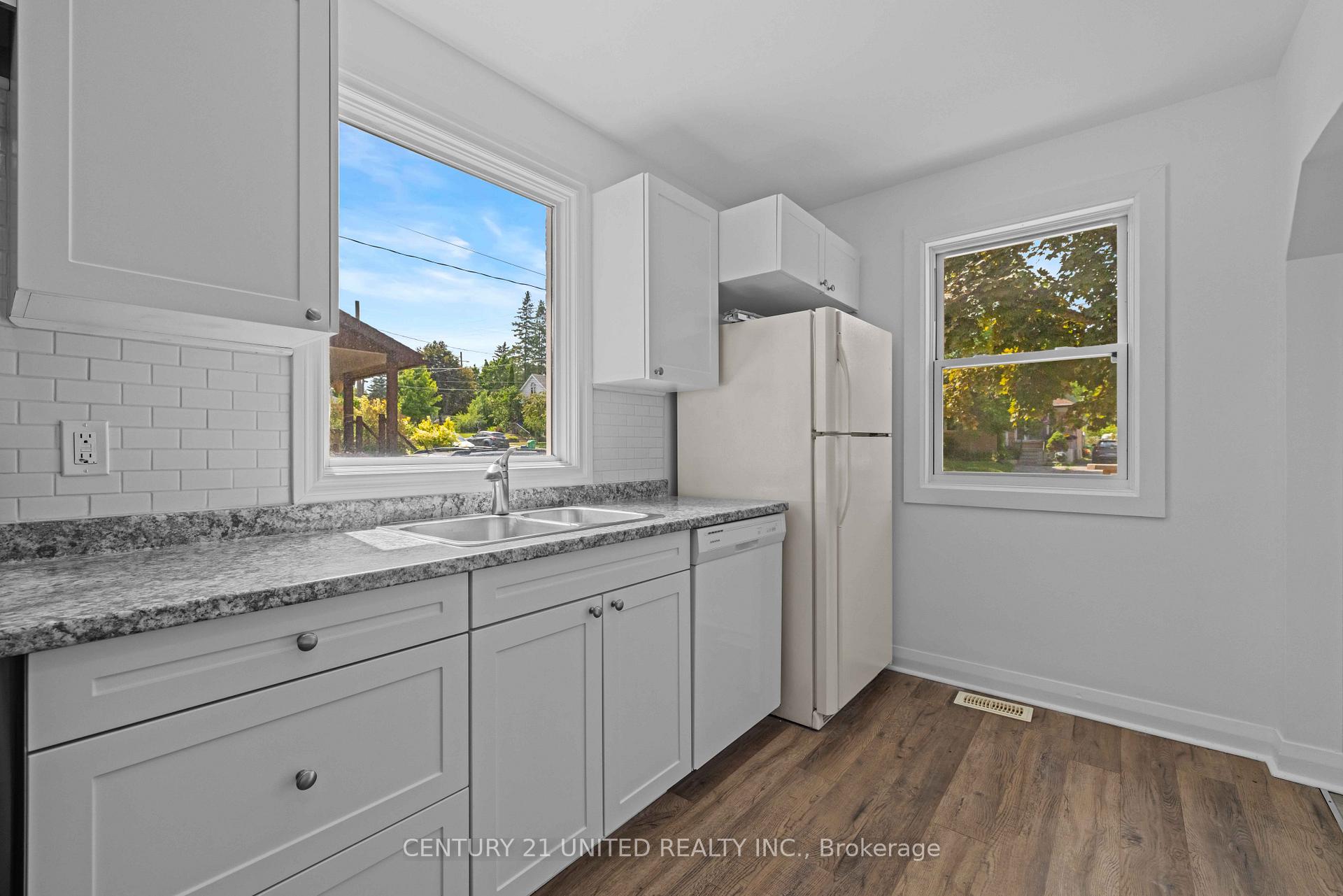 Photo 4 of 185 Dumble Avenue, Peterborough, Northcrest Ward 5 — HOMEH