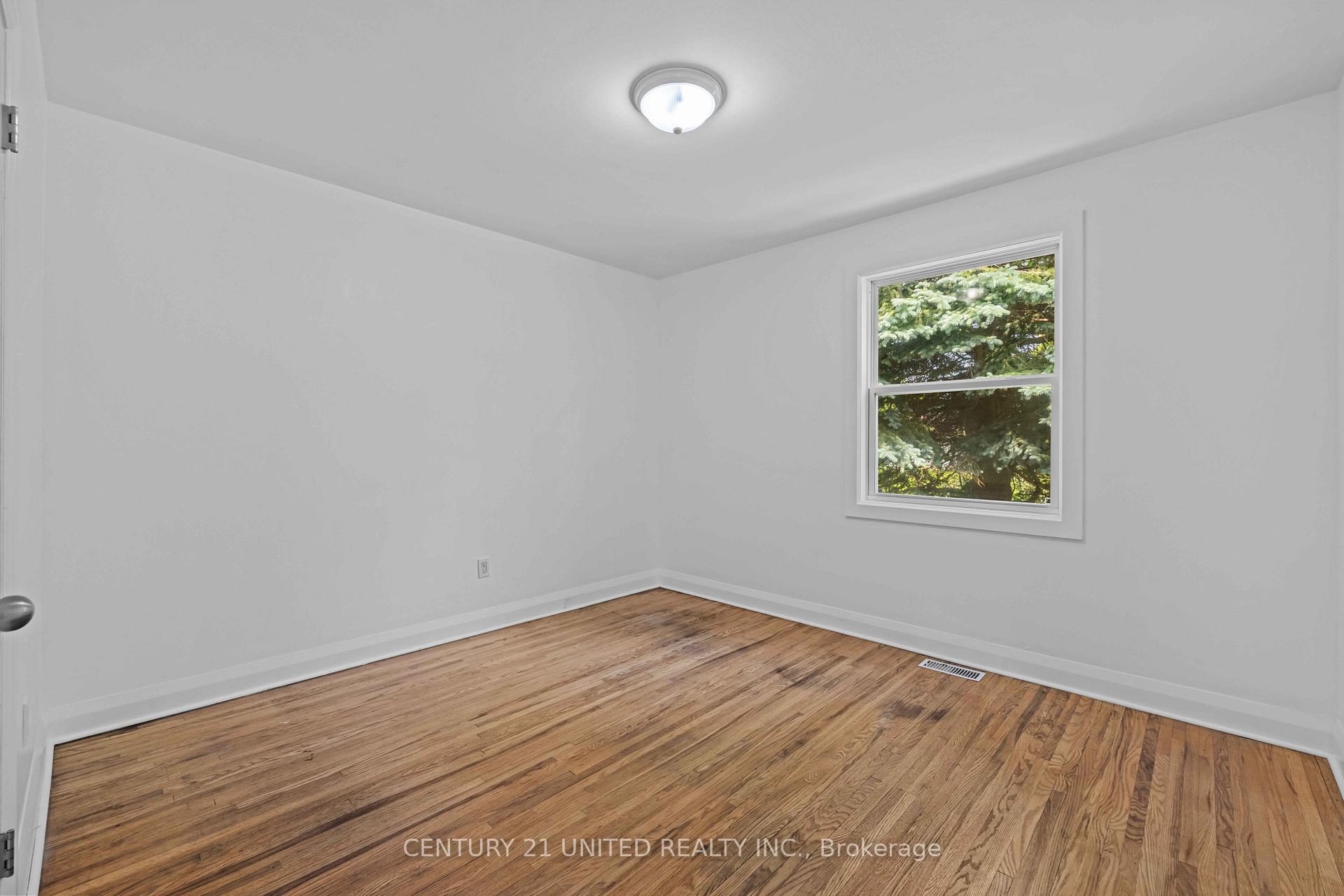 Photo 15 of 185 Dumble Avenue, Peterborough, Northcrest Ward 5 — HOMEH