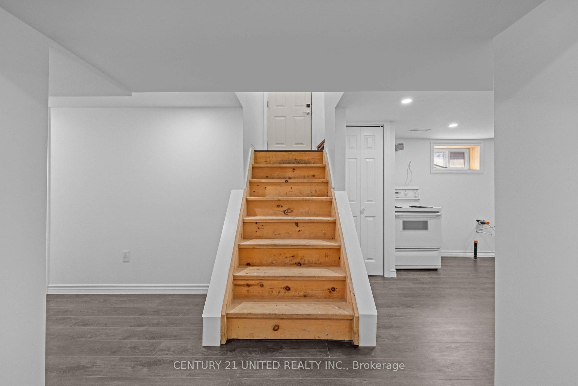 Photo 18 of 185 Dumble Avenue, Peterborough, Northcrest Ward 5 — HOMEH