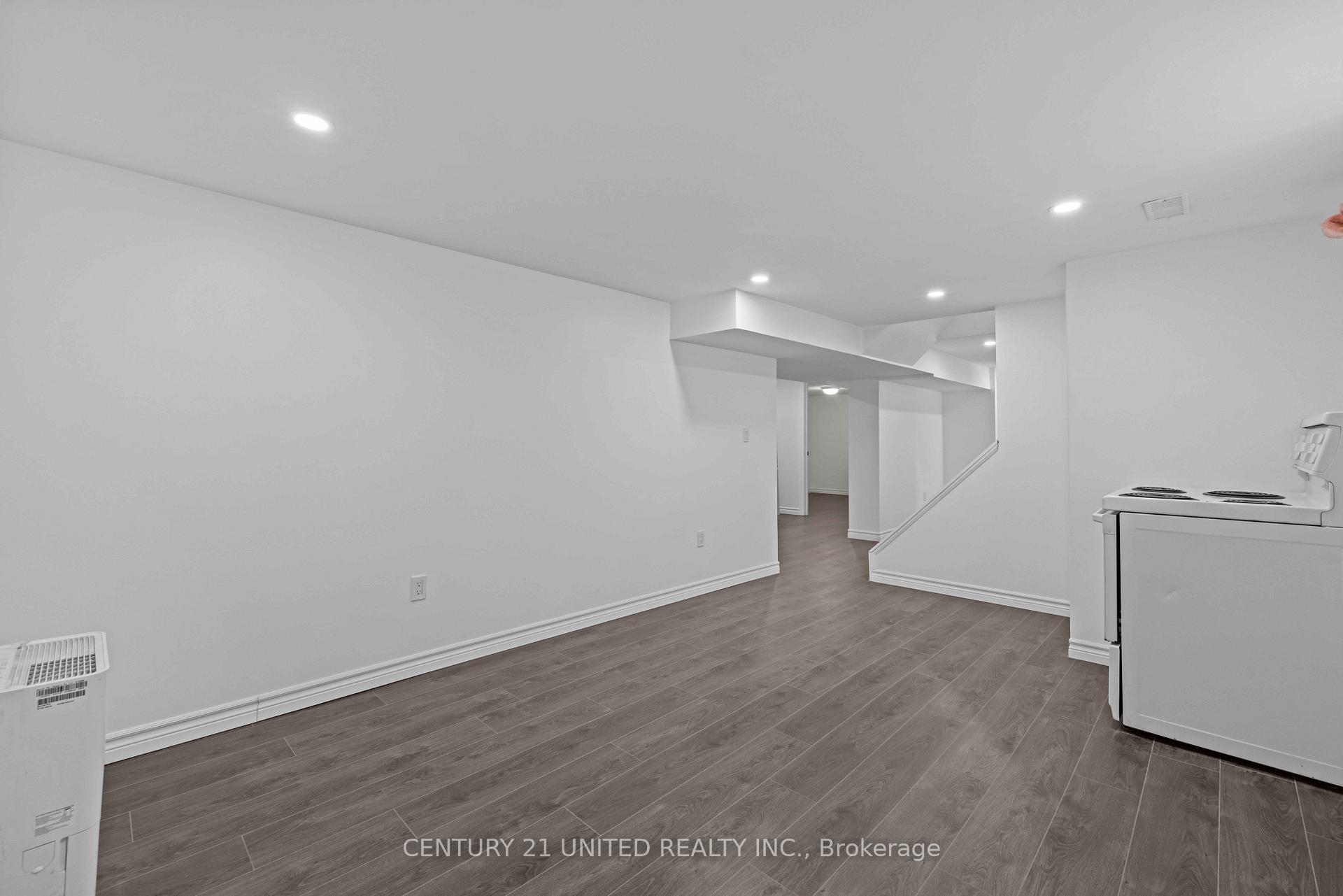 Photo 21 of 185 Dumble Avenue, Peterborough, Northcrest Ward 5 — HOMEH