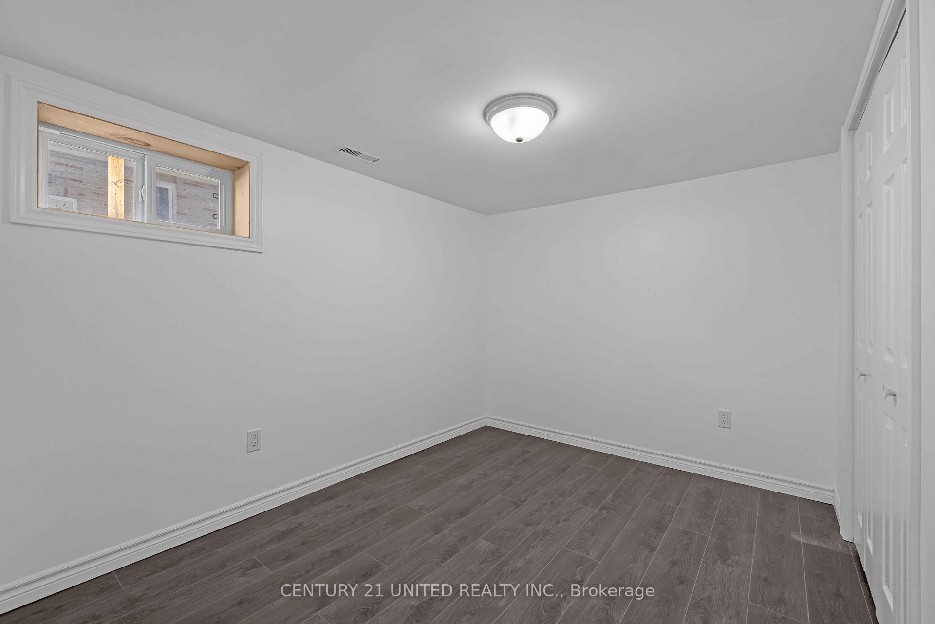 Photo 25 of 185 Dumble Avenue, Peterborough, Northcrest Ward 5 — HOMEH