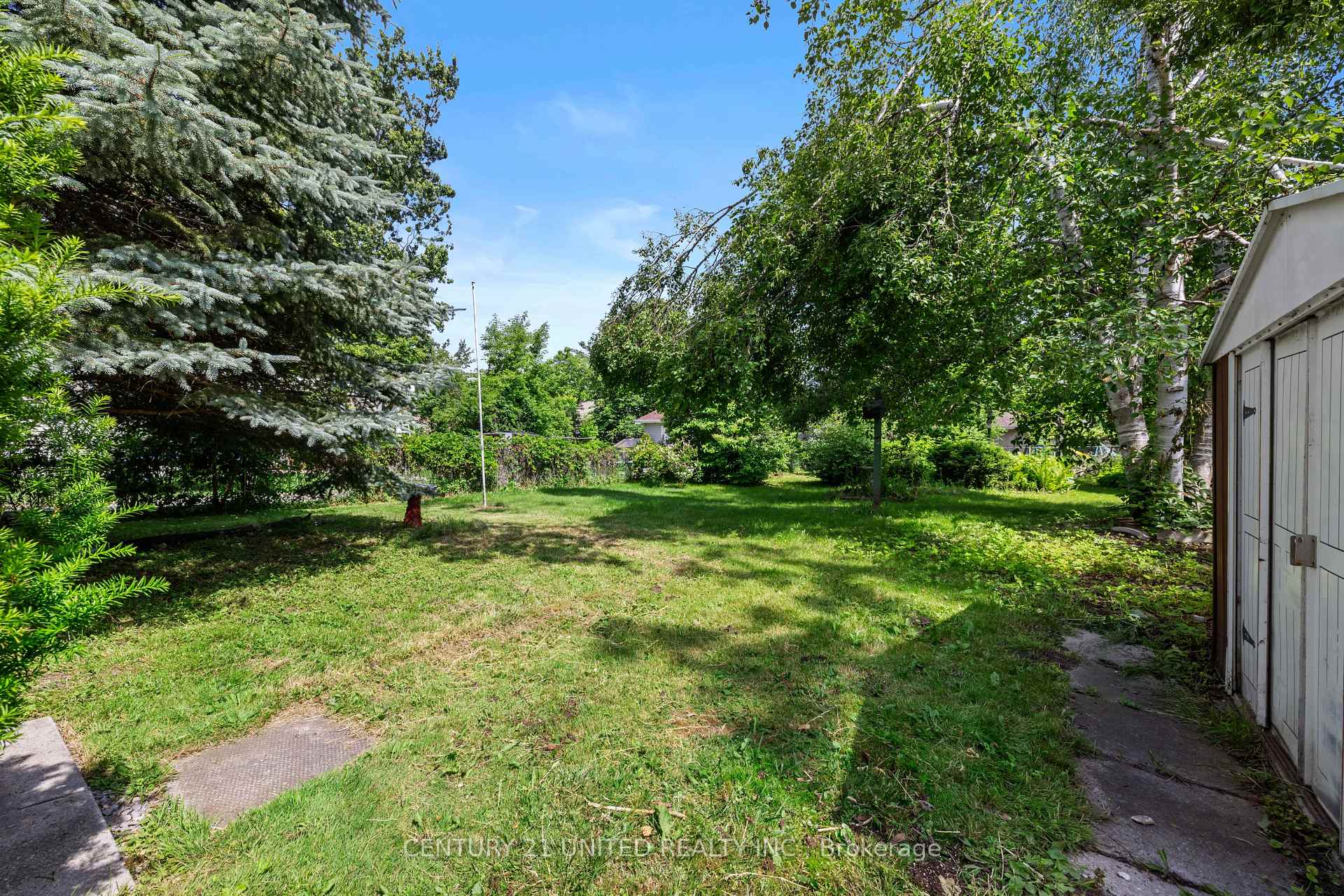 Photo 31 of 185 Dumble Avenue, Peterborough, Northcrest Ward 5 — HOMEH