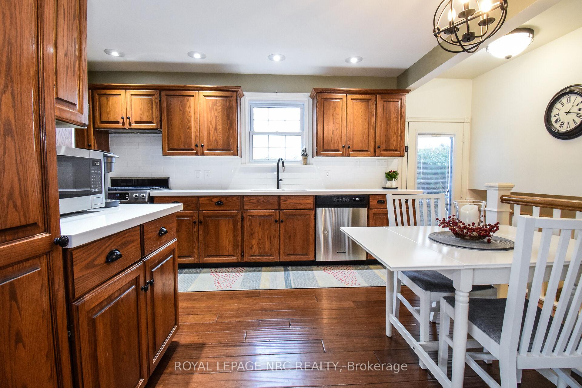 Photo 11 of 117 Page Drive, Welland, N. Welland — HOMEH