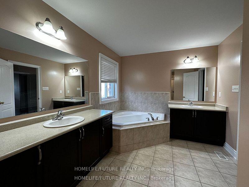 Photo 14 of 1714 Esterbrook Drive, Oshawa, Taunton — HOMEH