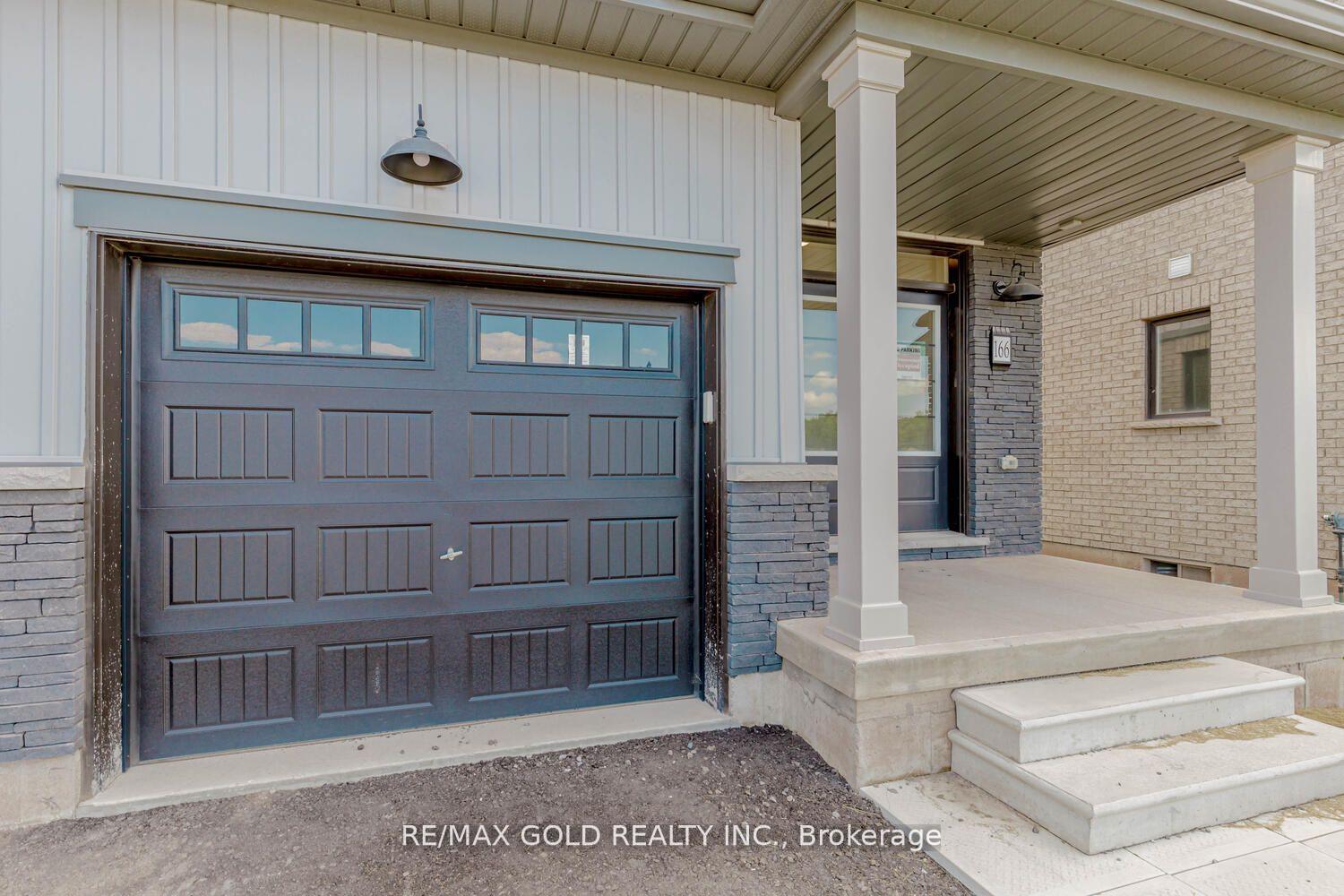 Photo 3 of 166 Eastbridge Avenue, Welland, Dain City — HOMEH