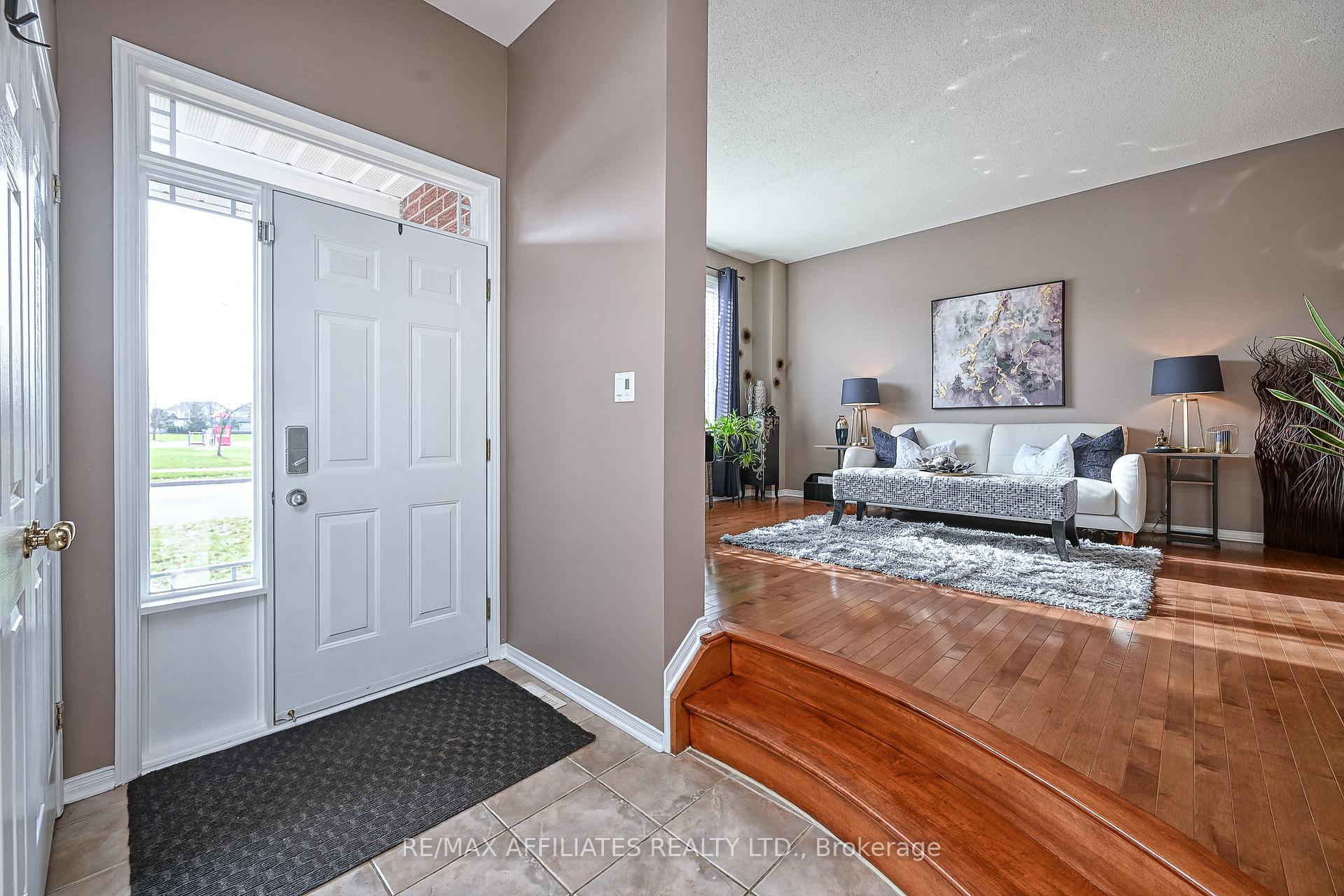 Photo 2 of 673 Aquaview Drive, Ottawa, Avalon East — HOMEH