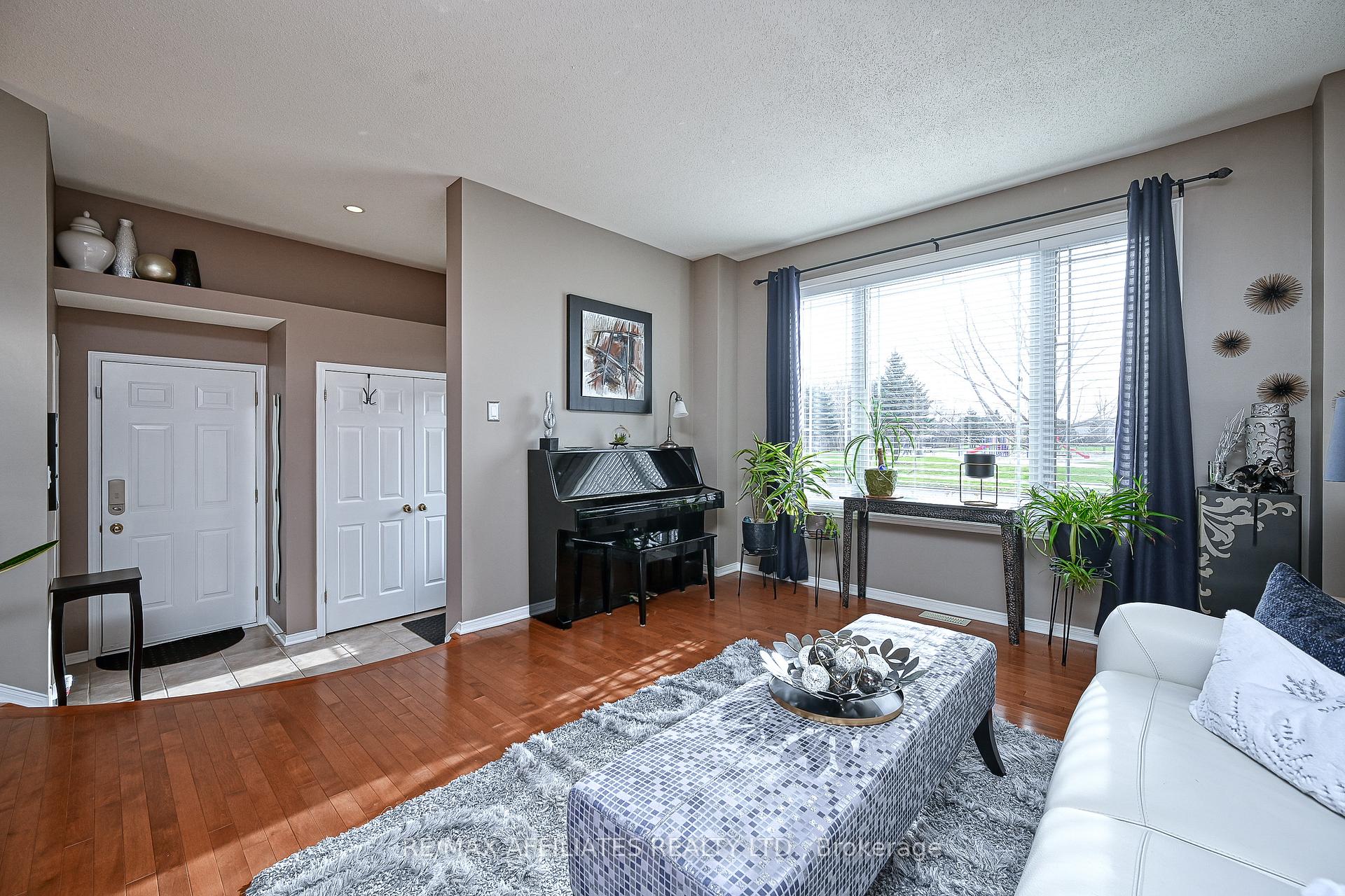 Photo 4 of 673 Aquaview Drive, Ottawa, Avalon East — HOMEH