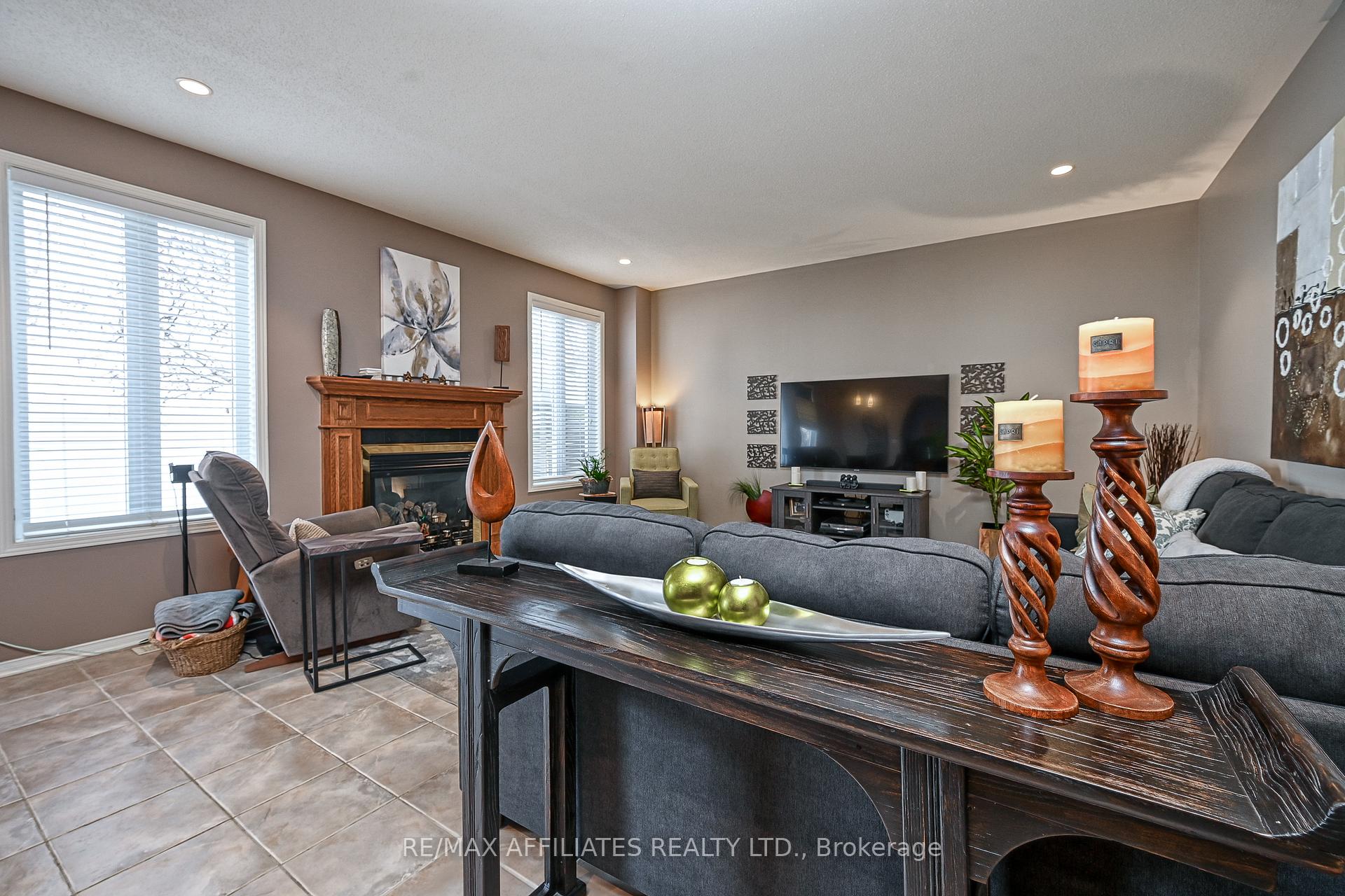 Photo 11 of 673 Aquaview Drive, Ottawa, Avalon East — HOMEH
