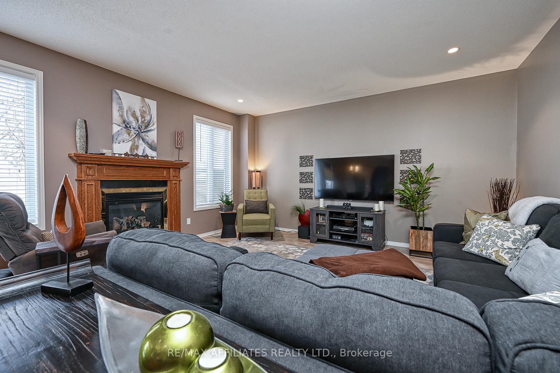 Photo 12 of 673 Aquaview Drive, Ottawa, Avalon East — HOMEH