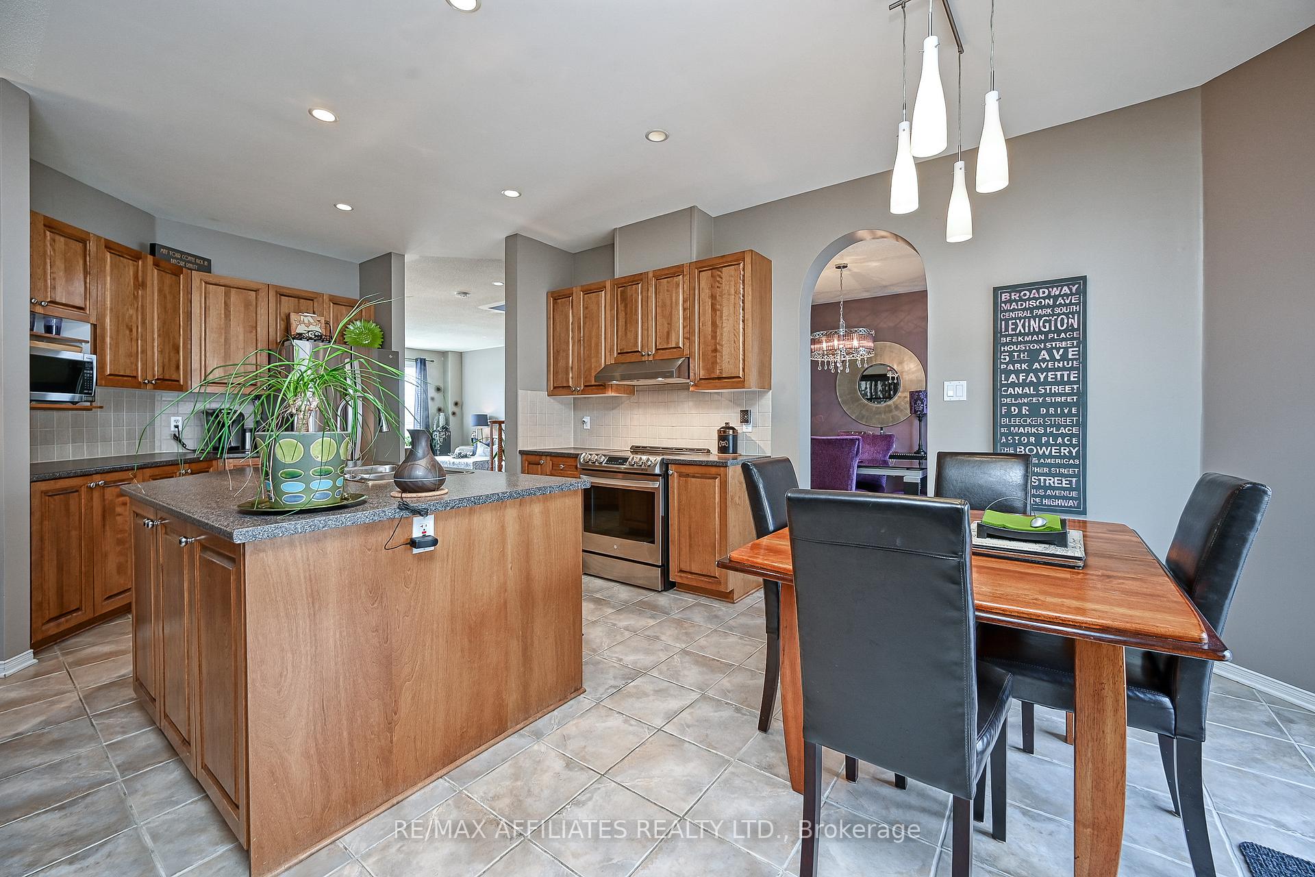 Photo 15 of 673 Aquaview Drive, Ottawa, Avalon East — HOMEH