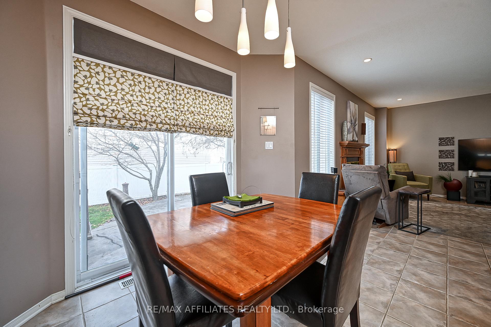 Photo 18 of 673 Aquaview Drive, Ottawa, Avalon East — HOMEH