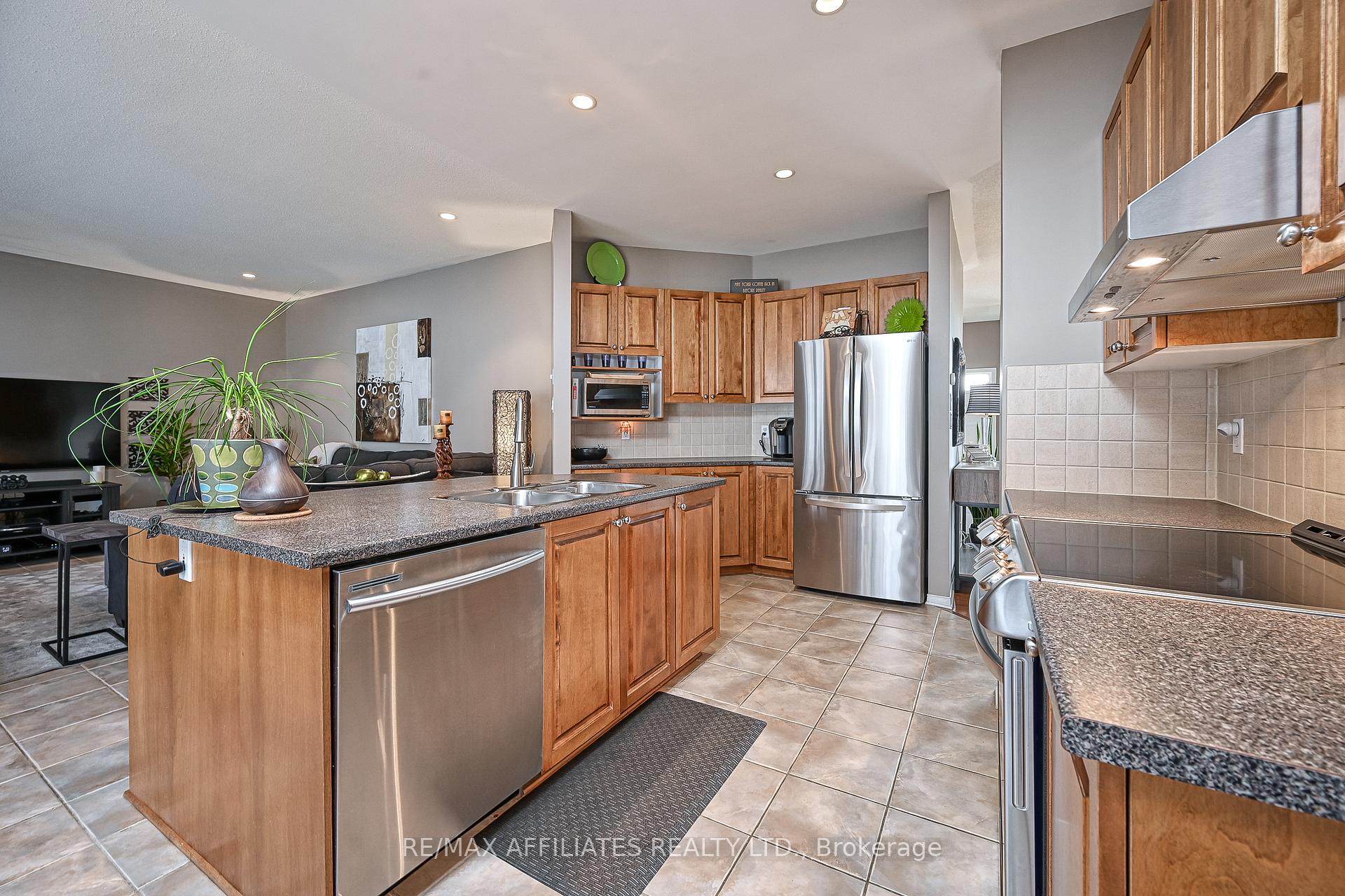 Photo 19 of 673 Aquaview Drive, Ottawa, Avalon East — HOMEH