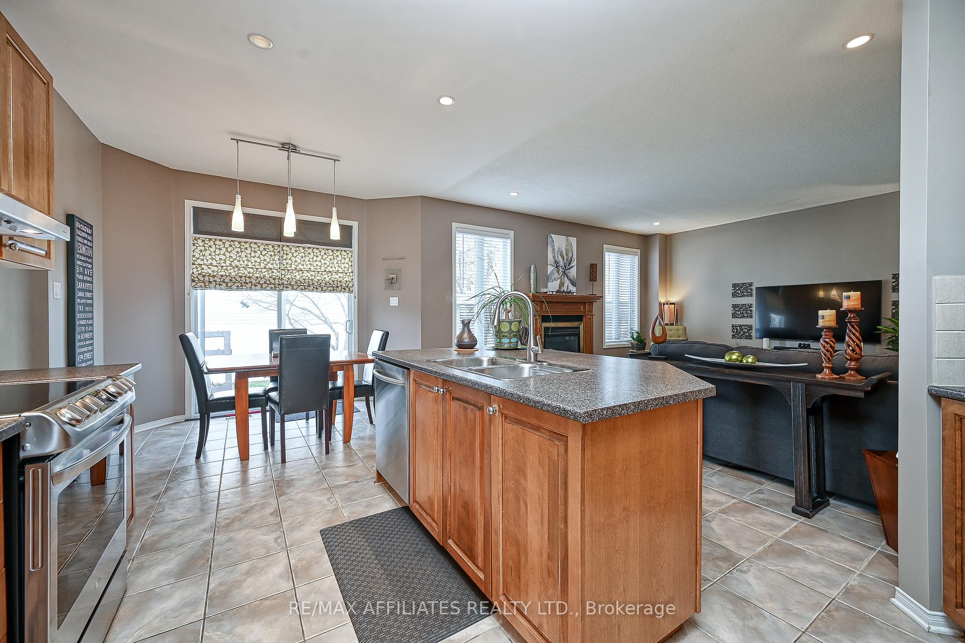 Photo 20 of 673 Aquaview Drive, Ottawa, Avalon East — HOMEH