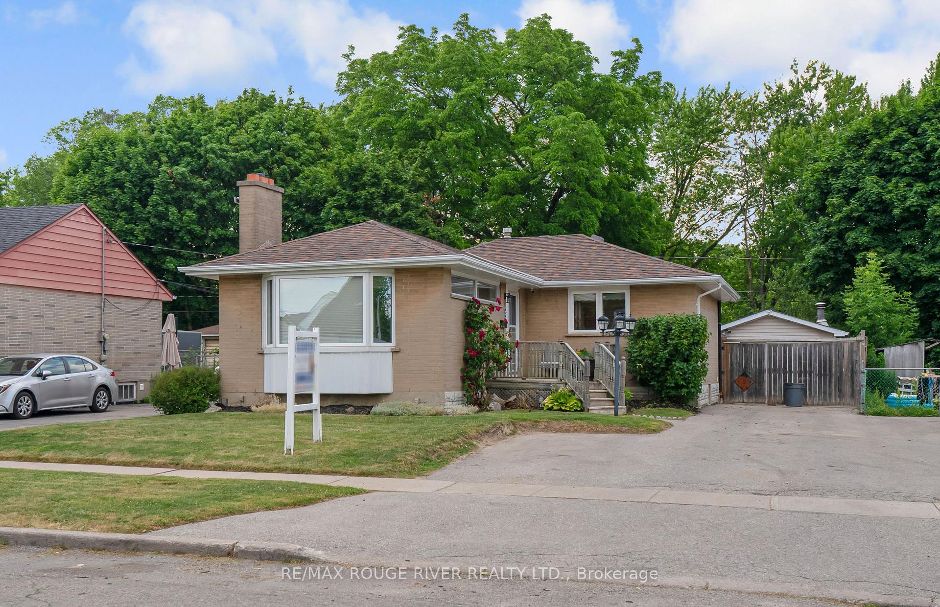 Photo 1 of 3 Forest Road, Ajax, South East — HOMEH