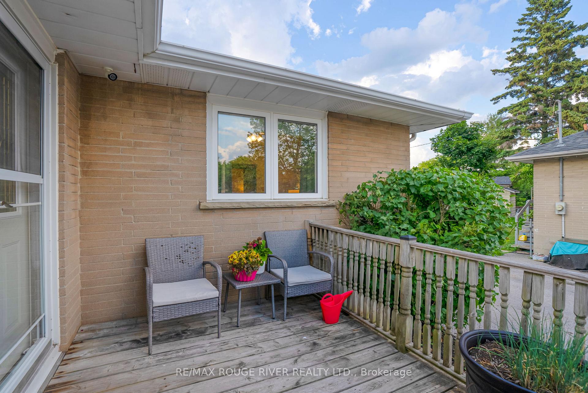 Photo 4 of 3 Forest Road, Ajax, South East — HOMEH