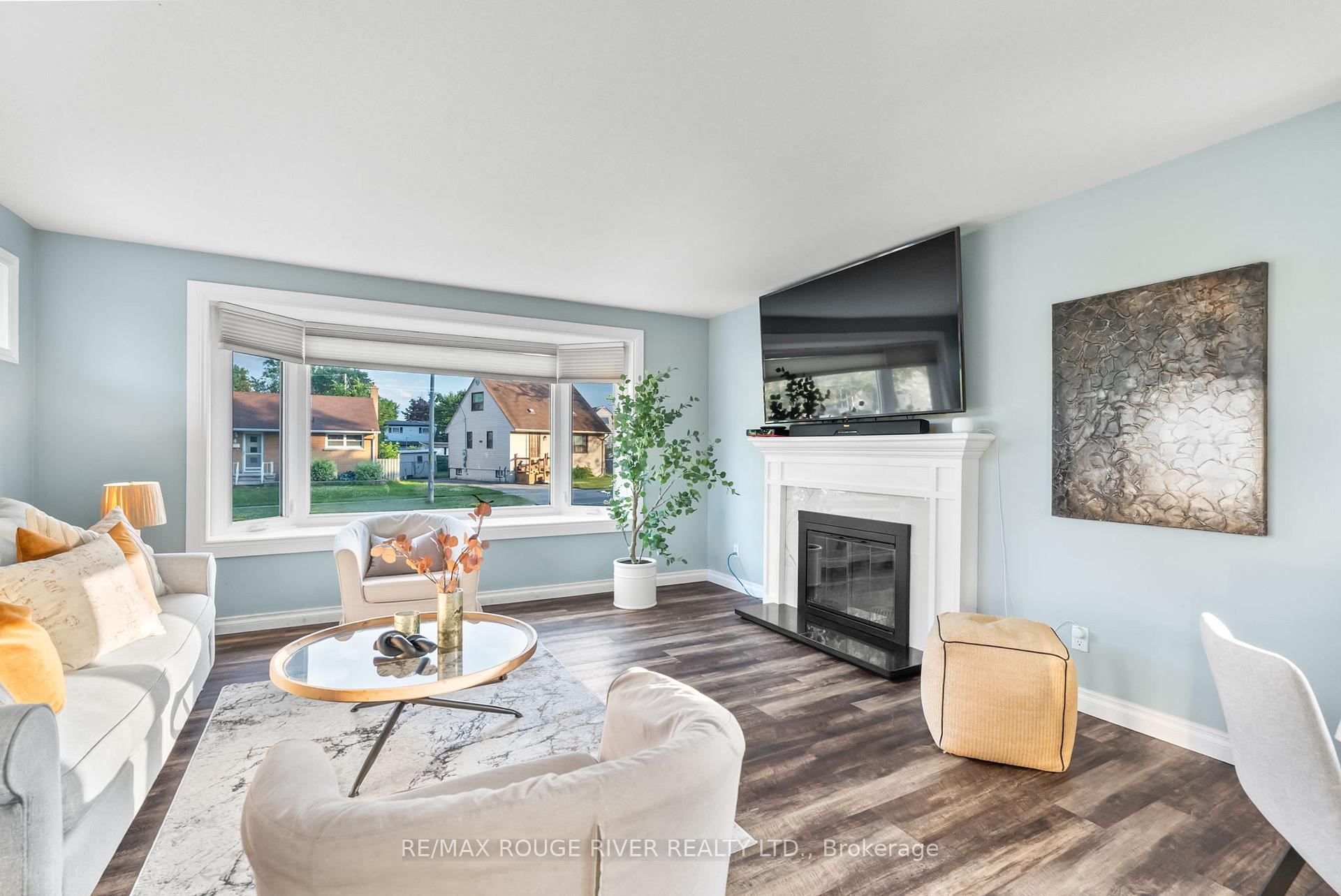 Photo 5 of 3 Forest Road, Ajax, South East — HOMEH