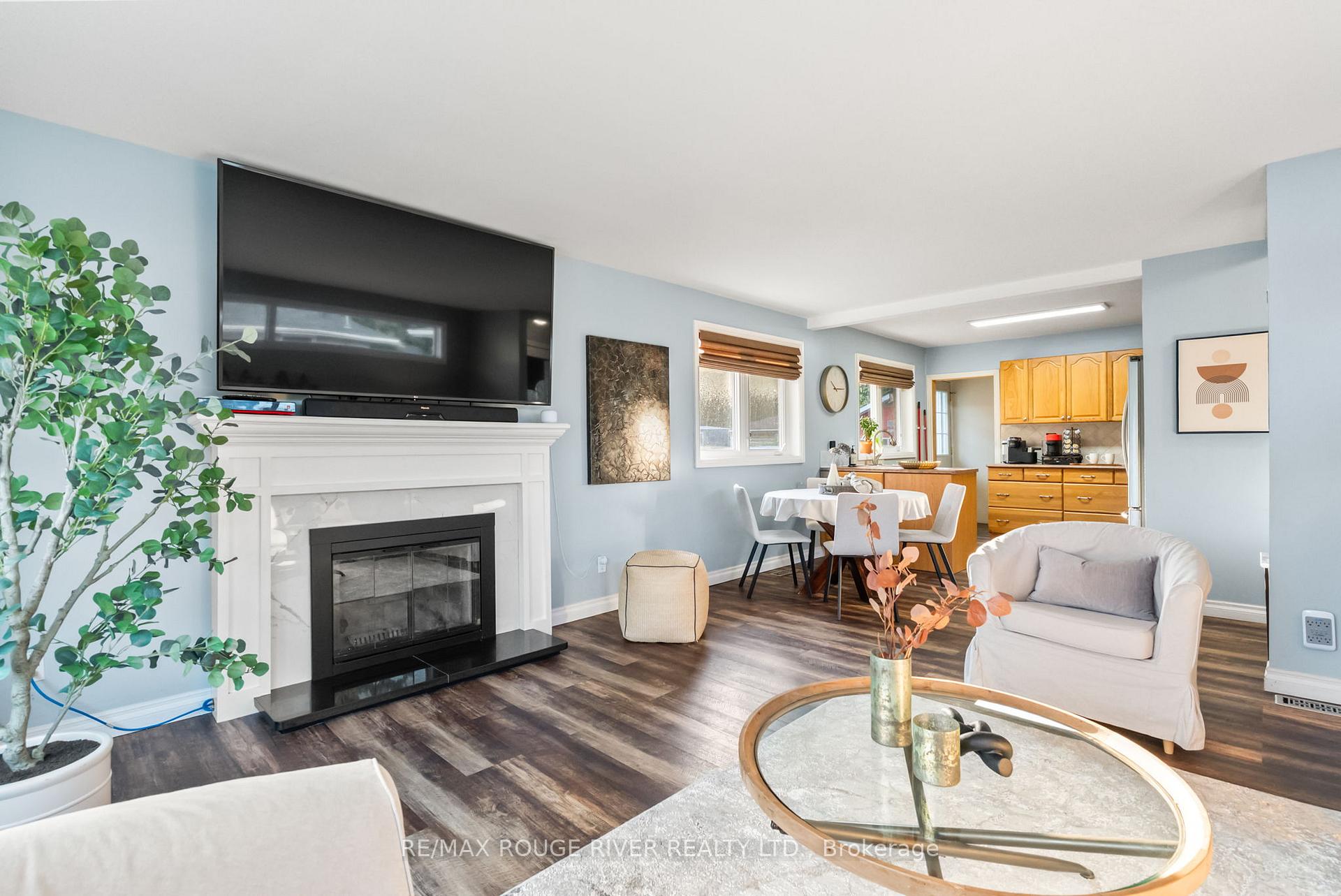 Photo 9 of 3 Forest Road, Ajax, South East — HOMEH