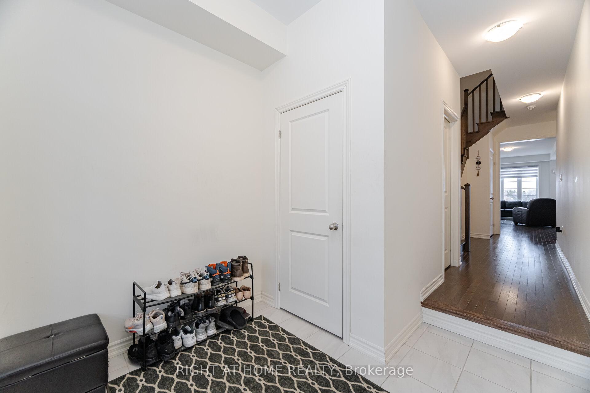 Photo 3 of 1247 Rexton Drive, Oshawa, Kedron — HOMEH