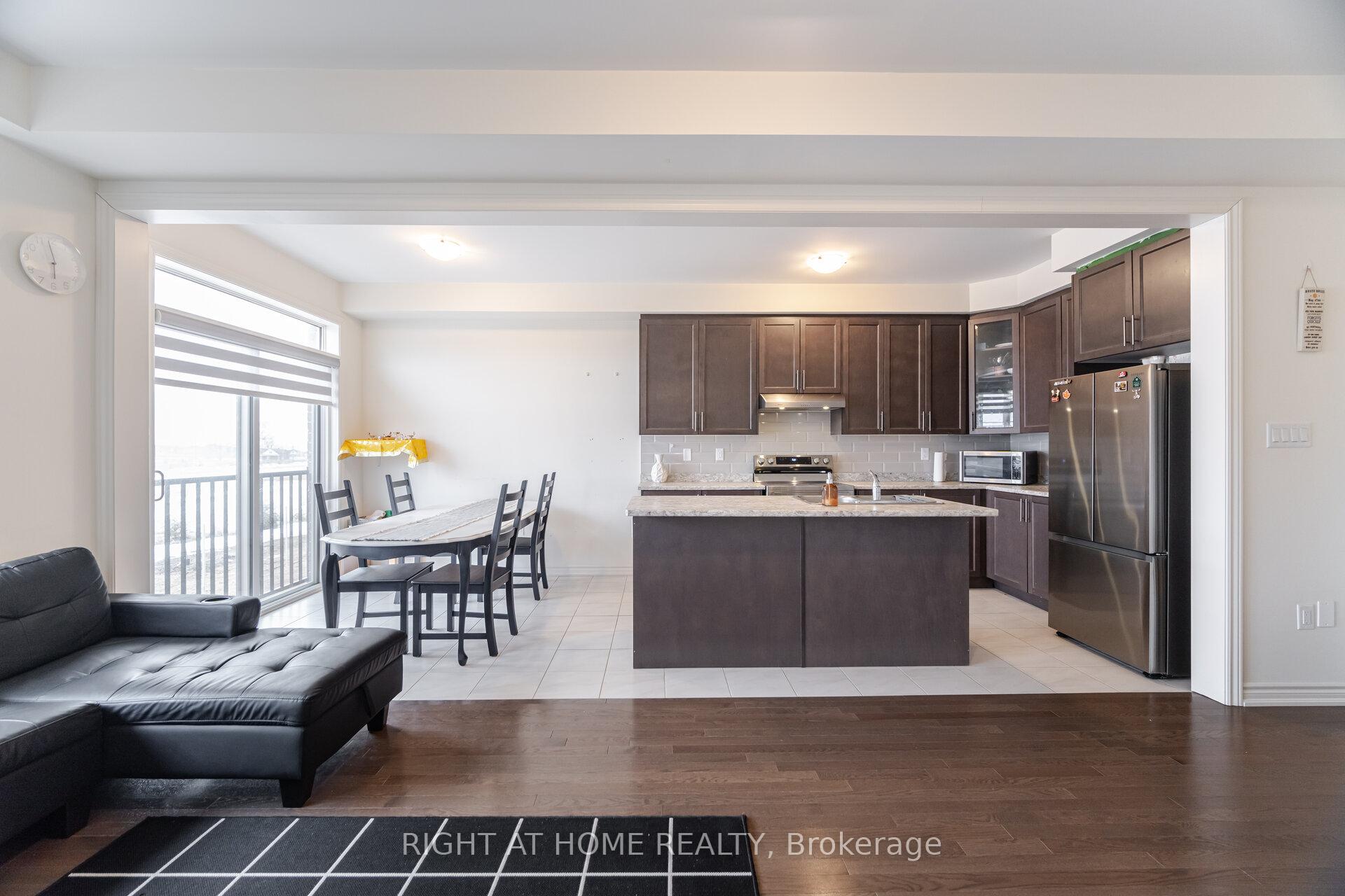 Photo 4 of 1247 Rexton Drive, Oshawa, Kedron — HOMEH
