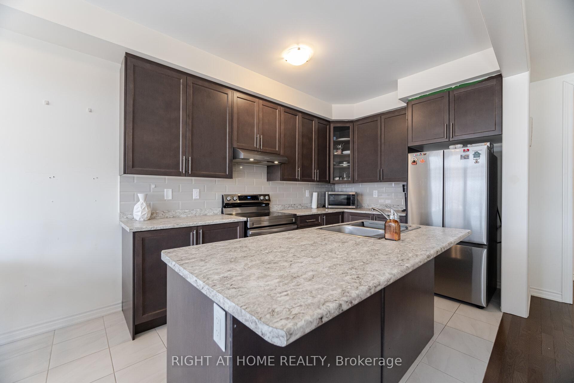 Photo 6 of 1247 Rexton Drive, Oshawa, Kedron — HOMEH