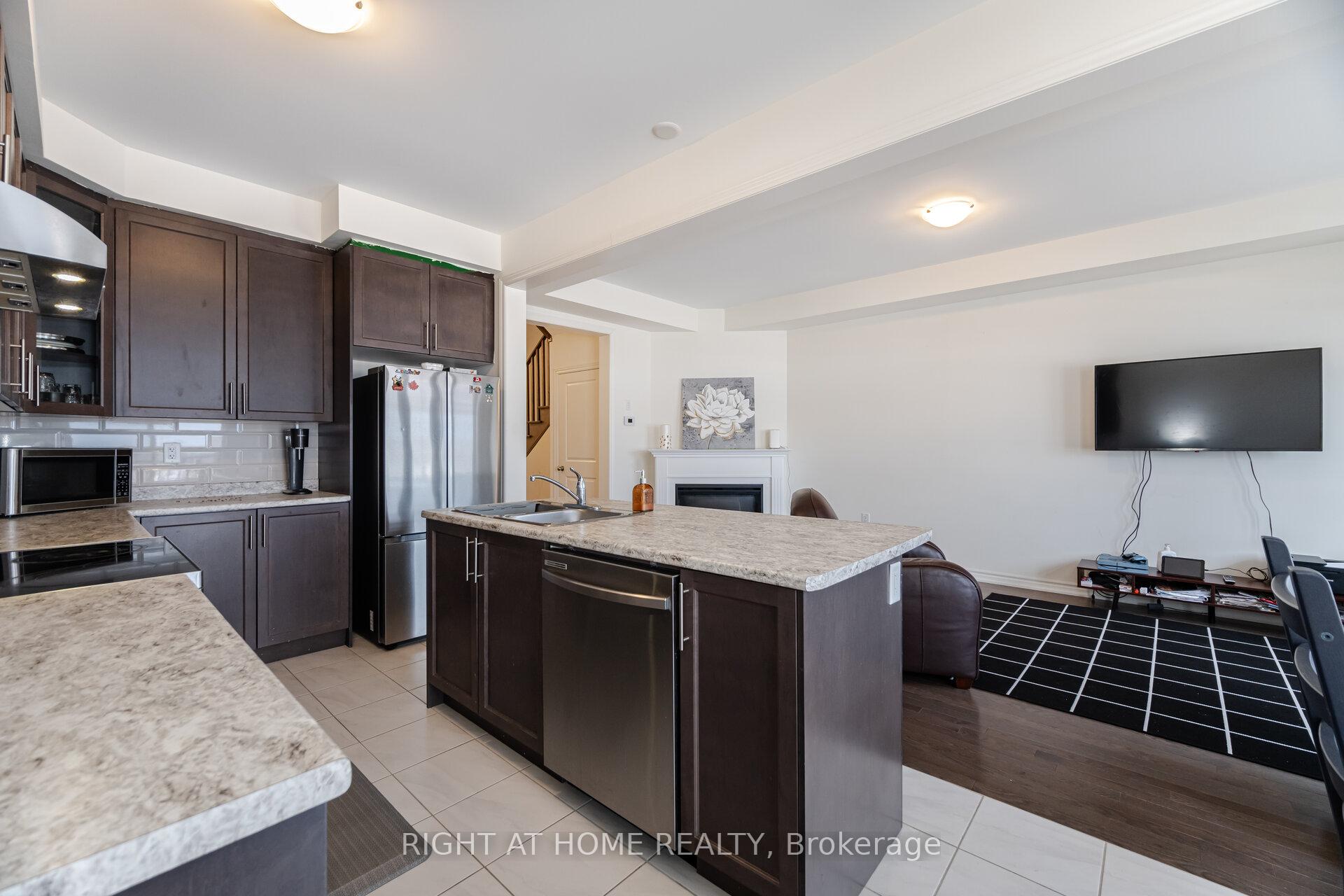 Photo 8 of 1247 Rexton Drive, Oshawa, Kedron — HOMEH