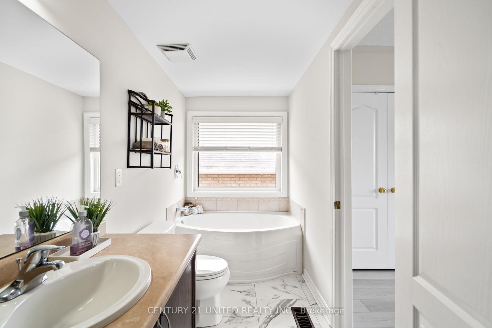 Photo 6 of 2538 Denure Drive, Peterborough, Monaghan Ward 2 — HOMEH